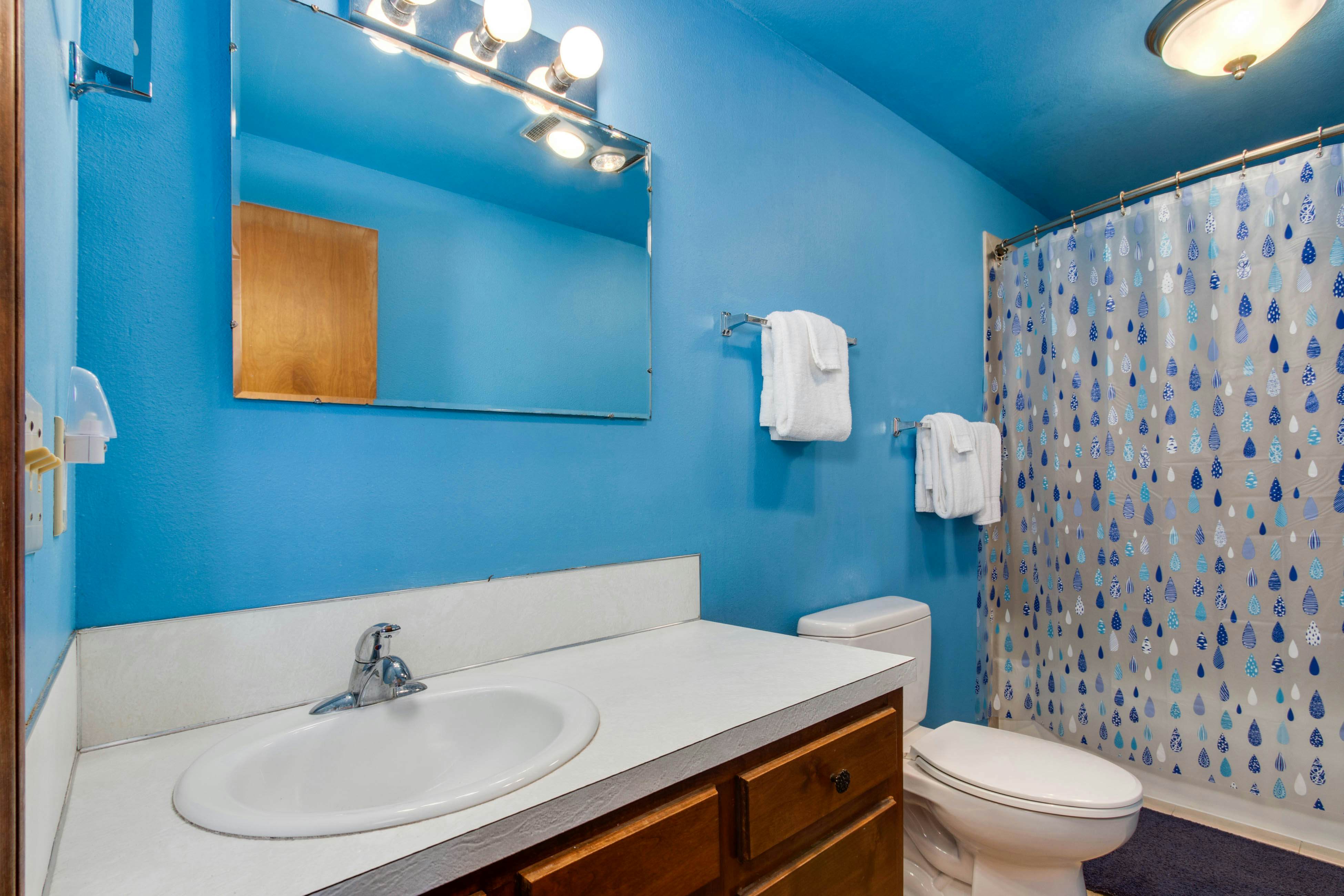 Impressive oceanfront home with great views - dog-friendly