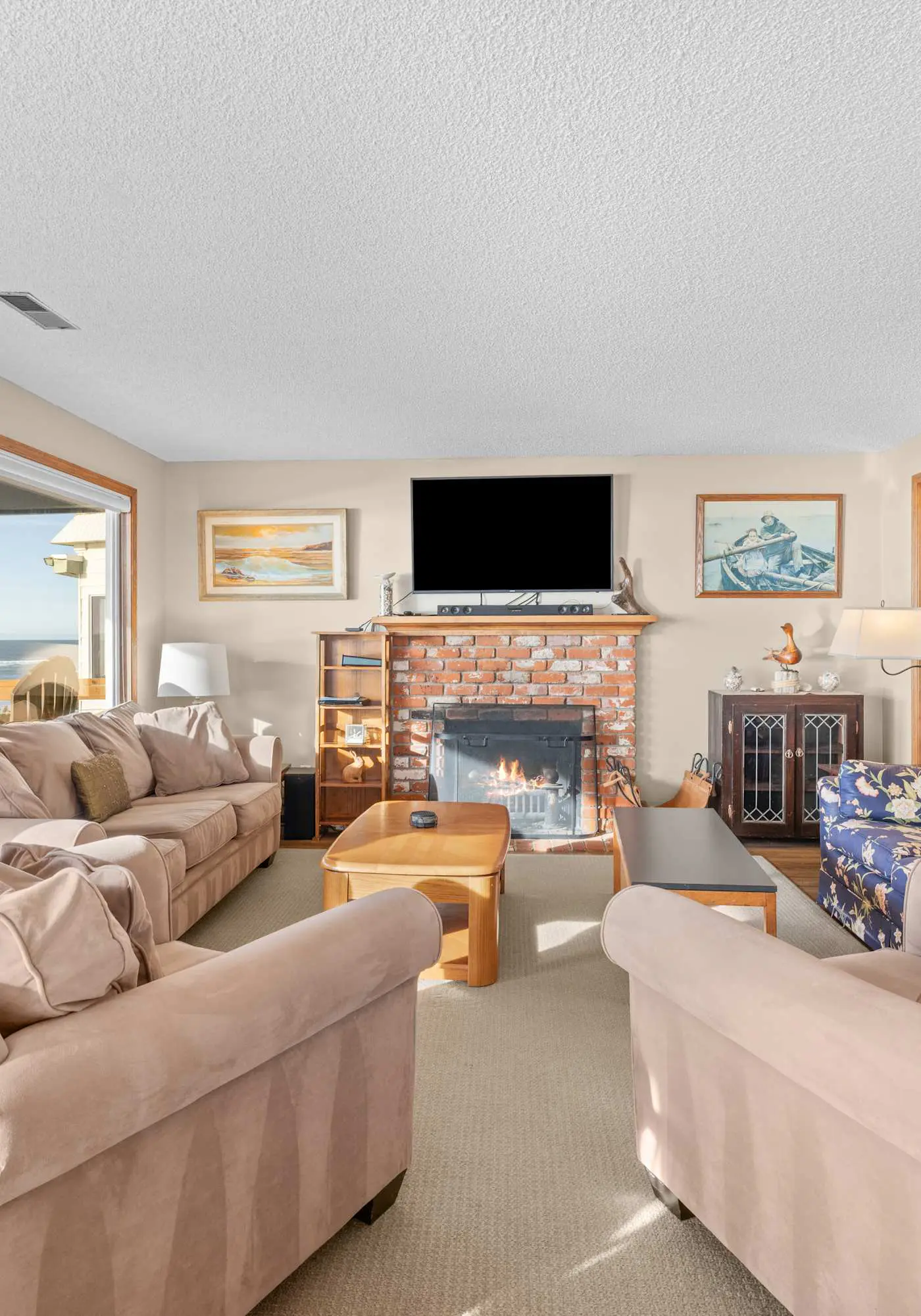 Impressive oceanfront home with great views dog friendly