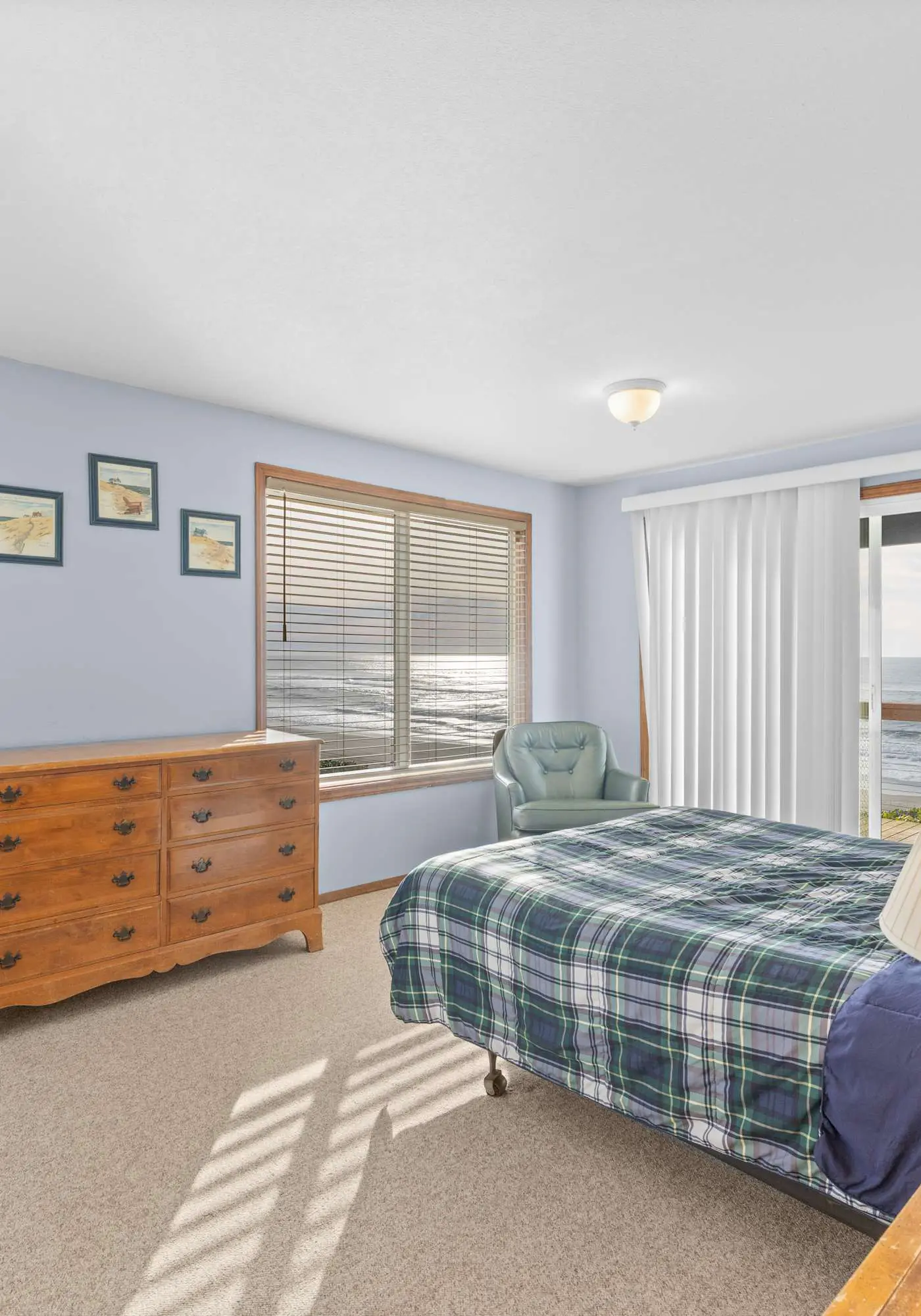 Impressive oceanfront home with great views dog friendly