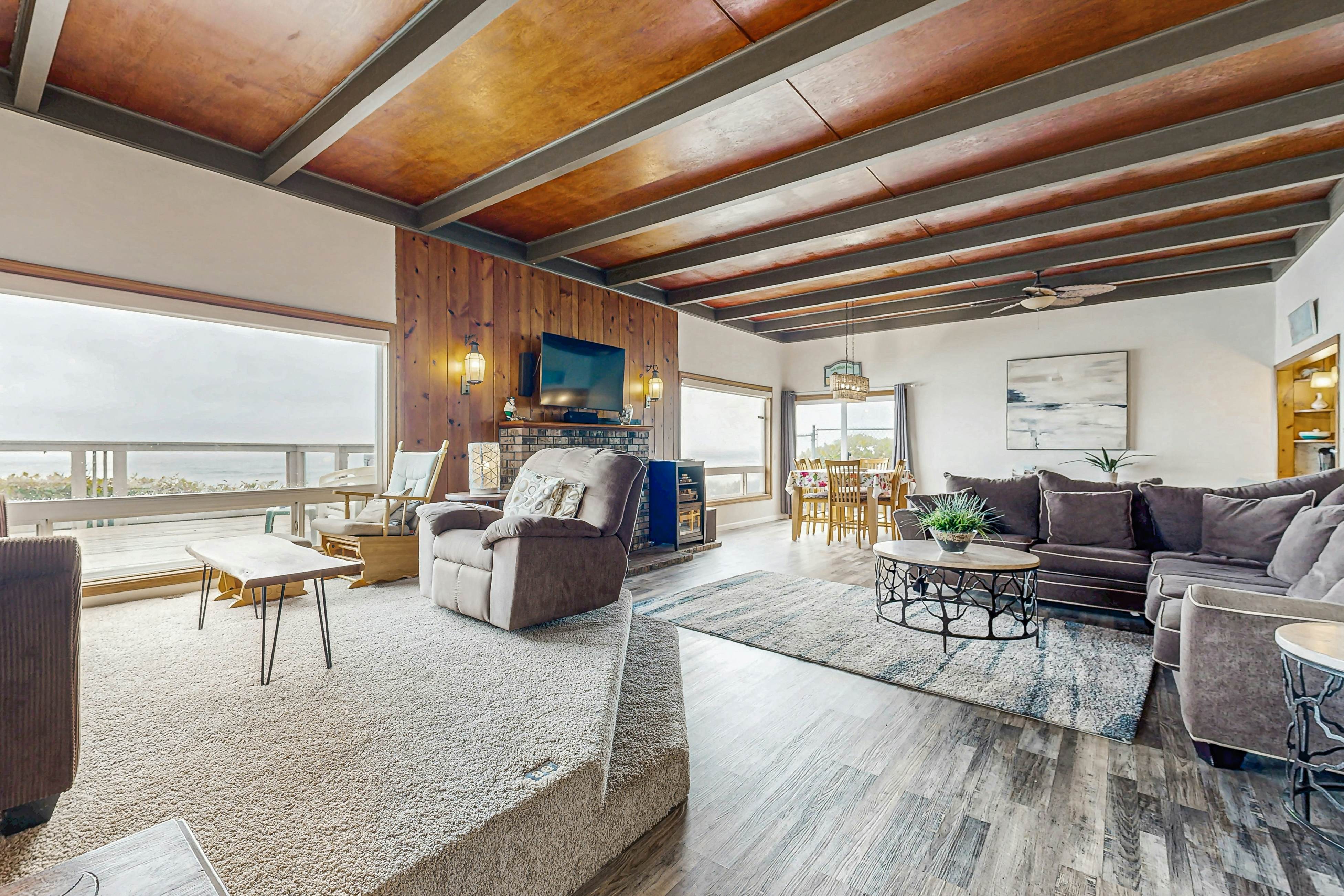 Charming Oceanfront Two-Story Home - Private Hot Tub Deck, Gas Grill, & Views