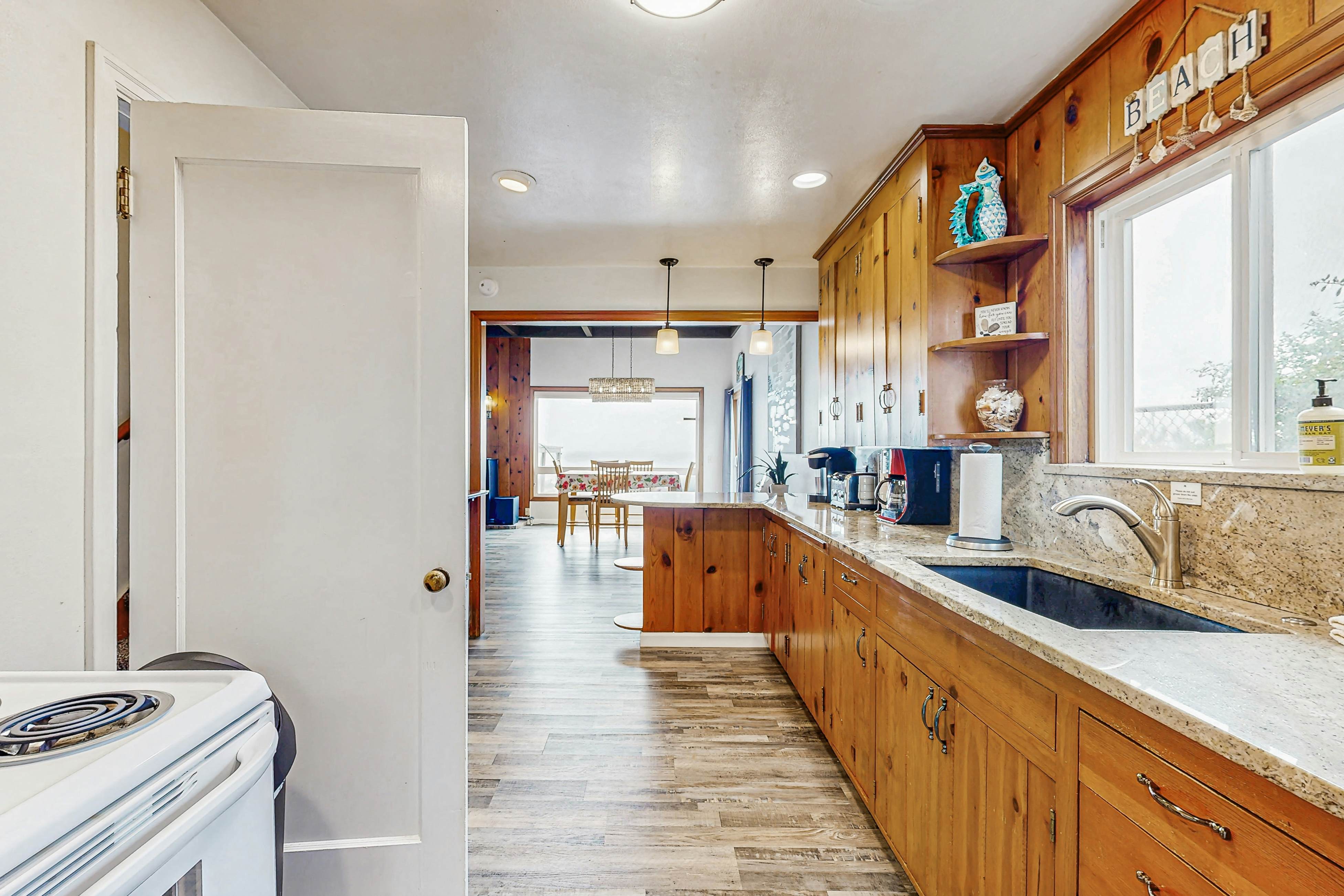 Charming Oceanfront Two-Story Home - Private Hot Tub Deck, Gas Grill, & Views