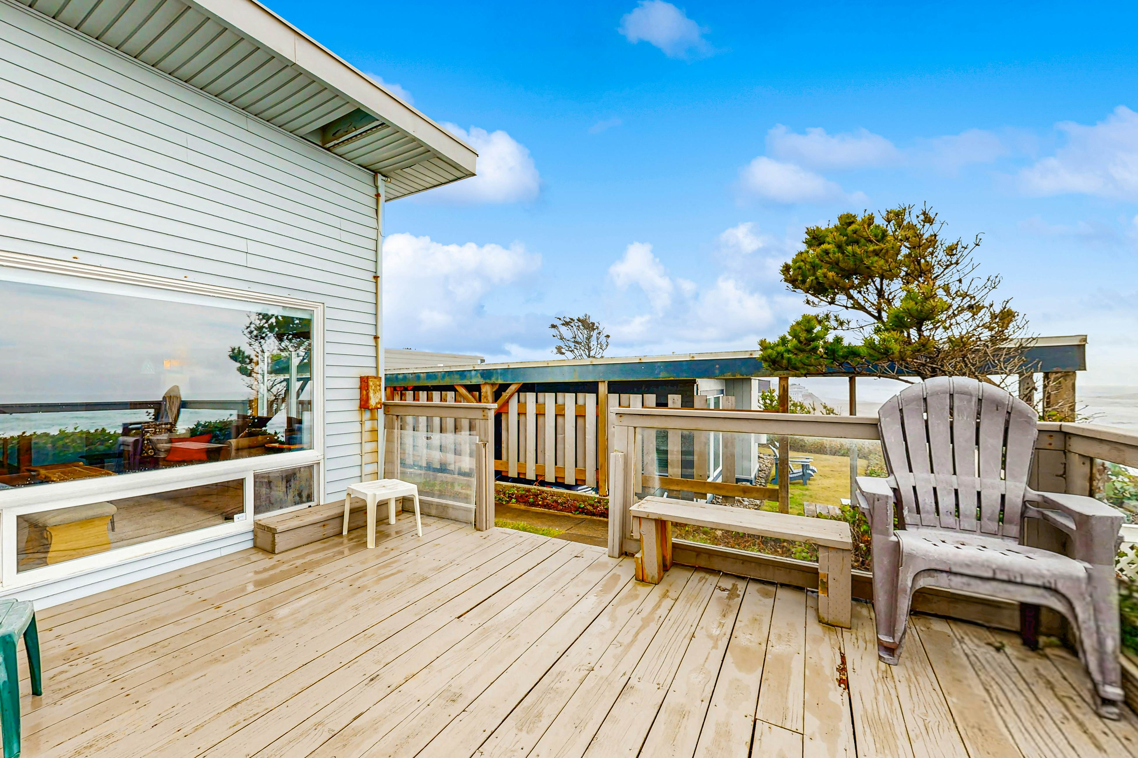 Charming Oceanfront Two-Story Home - Private Hot Tub Deck, Gas Grill, & Views