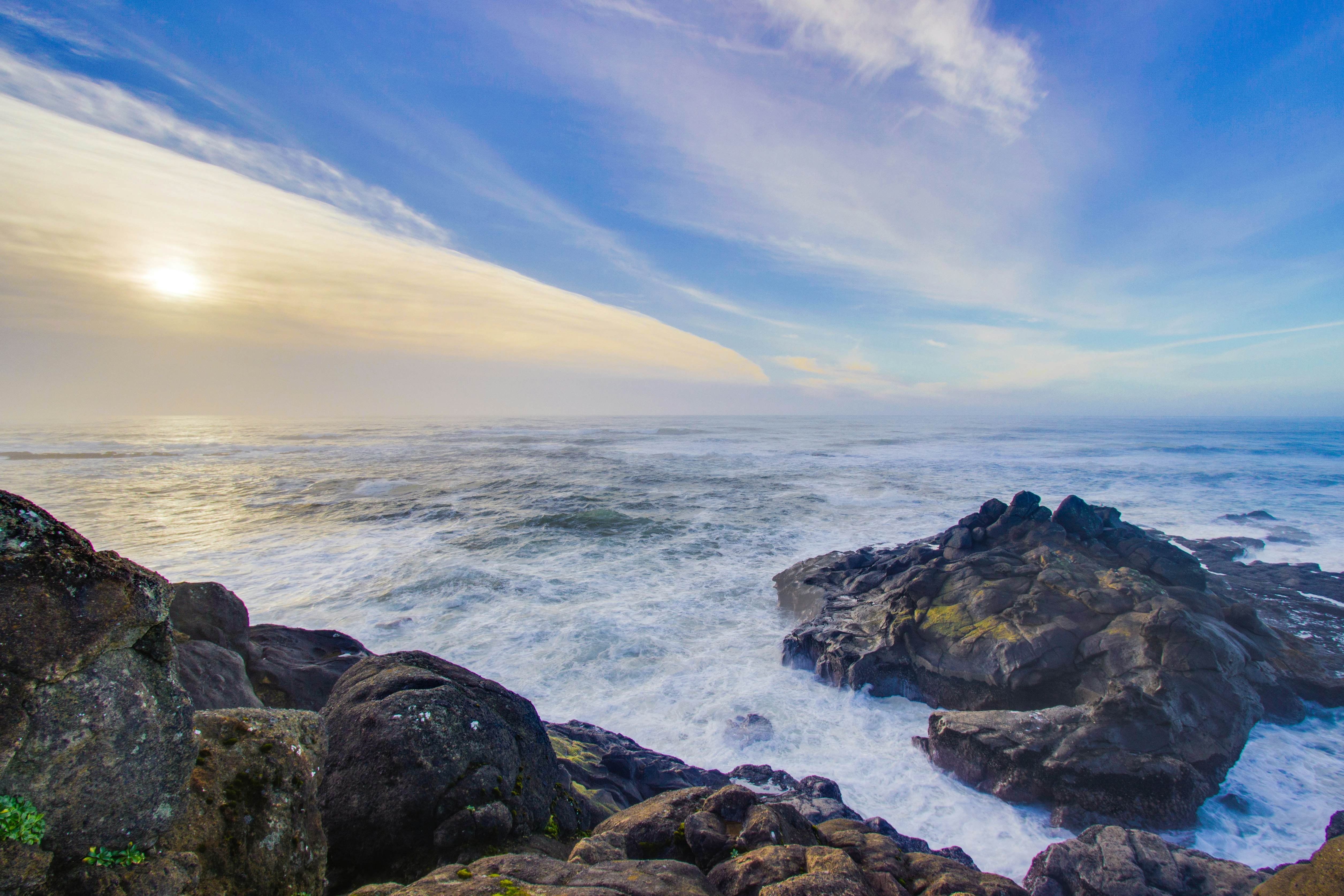 Perfect oceanfront beach getaway with amazing views - walk to the beach