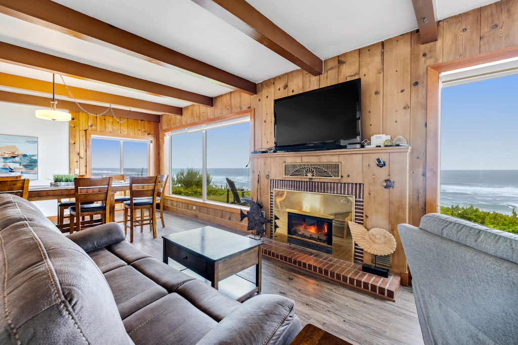 Charming Oceanfront House with Gorgeous Water Views and Beach Access