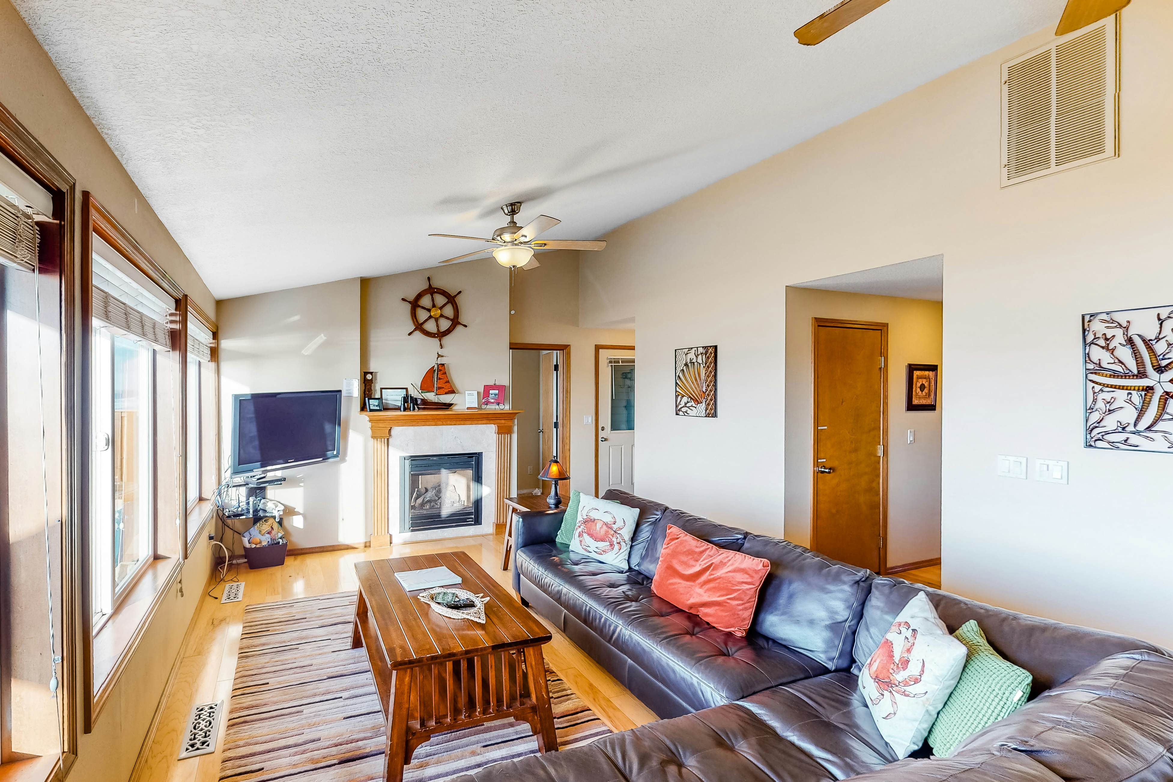 Oceanfront house steps to beach with private hot tub, firepit & spectacular view