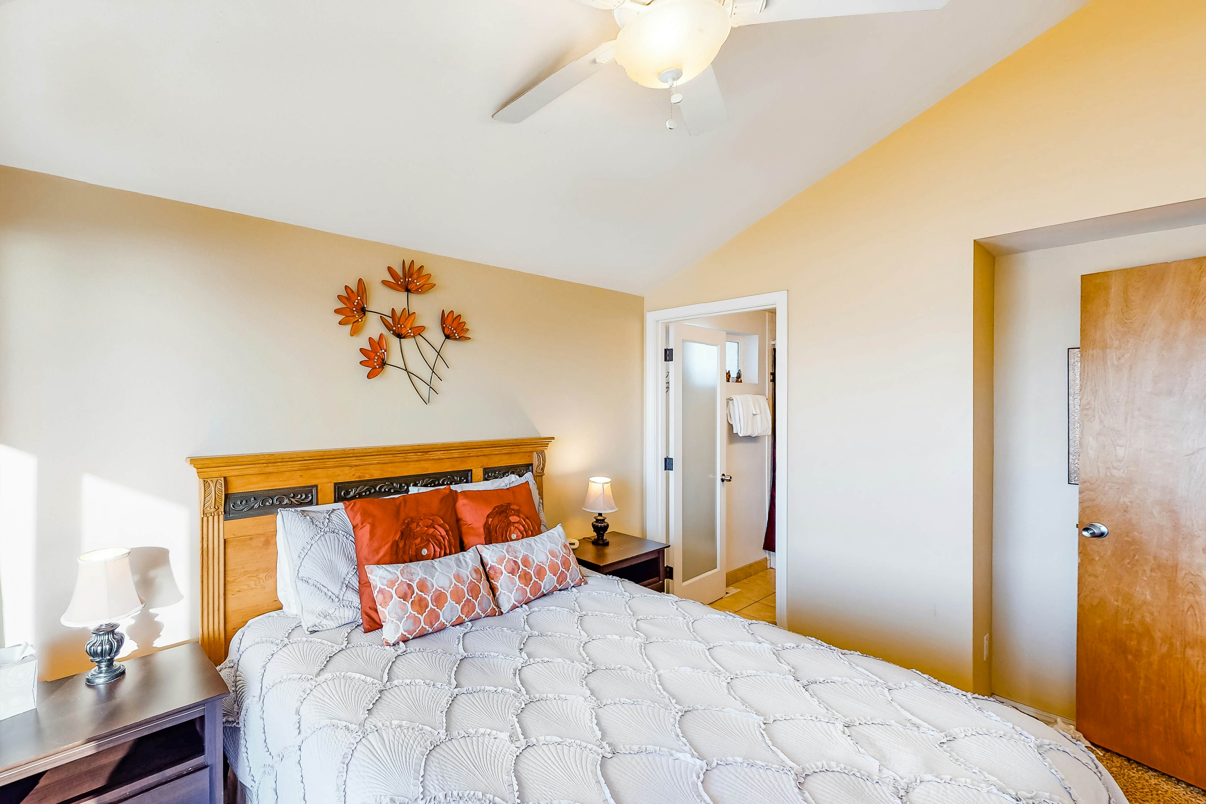 Oceanfront house steps to beach with private hot tub, firepit & spectacular view