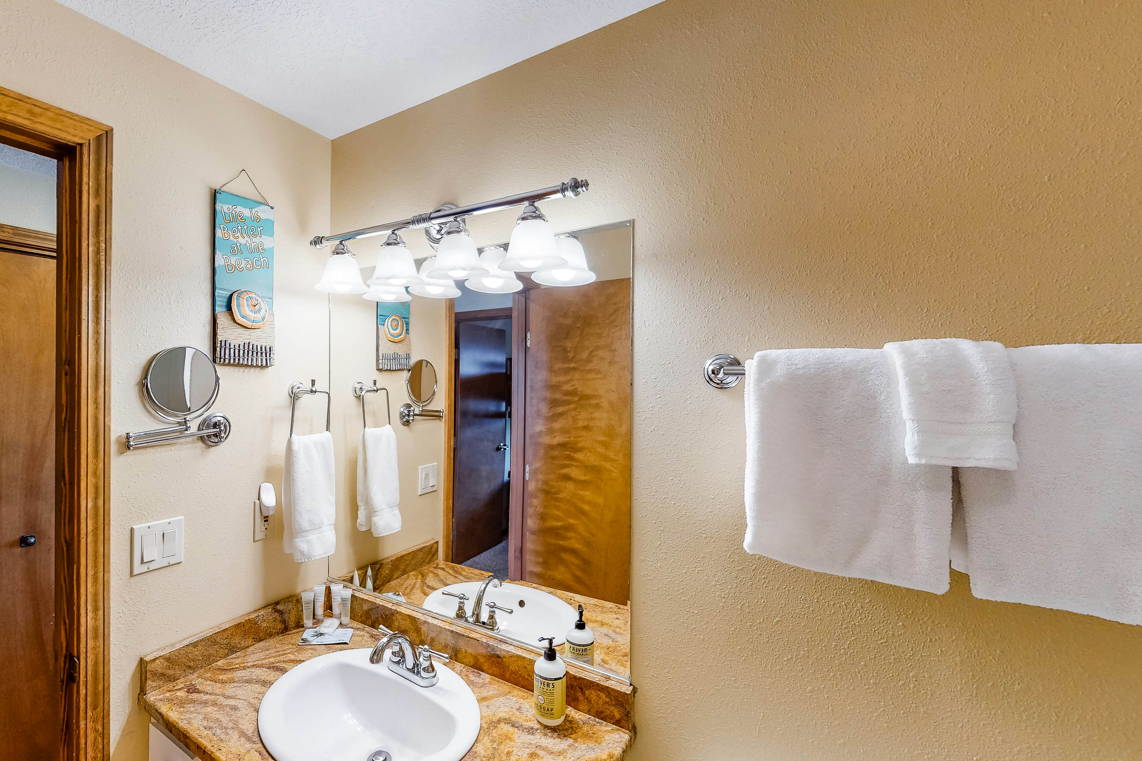 Oceanfront house steps to beach with private hot tub, firepit & spectacular view