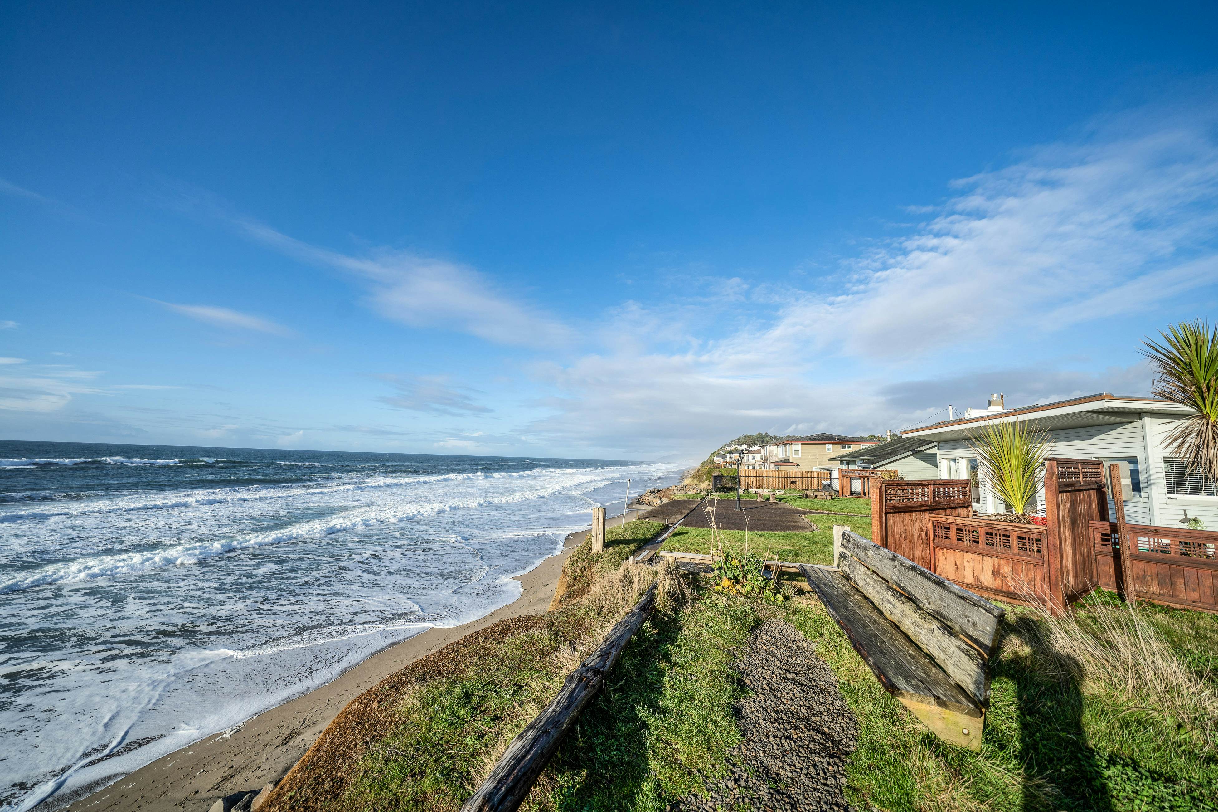 Oceanfront house steps to beach with private hot tub, firepit & spectacular view