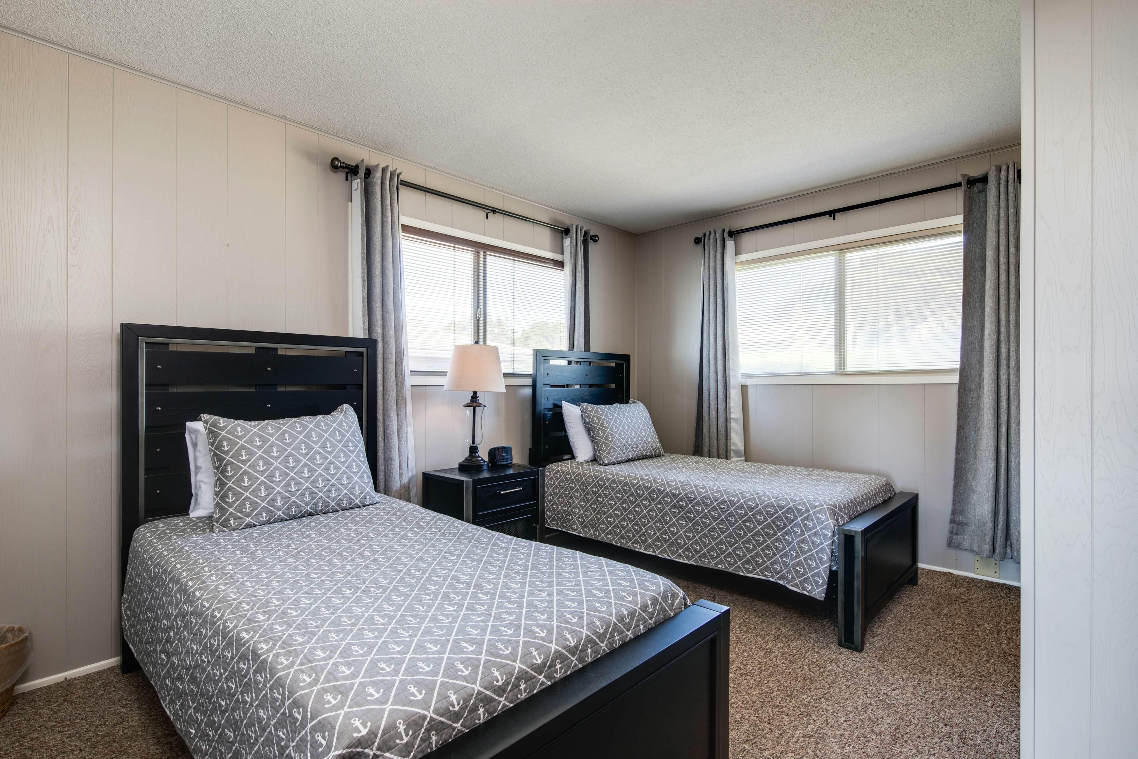 Oceanfront, dog-friendly house with deck, private hot tub & stunning views