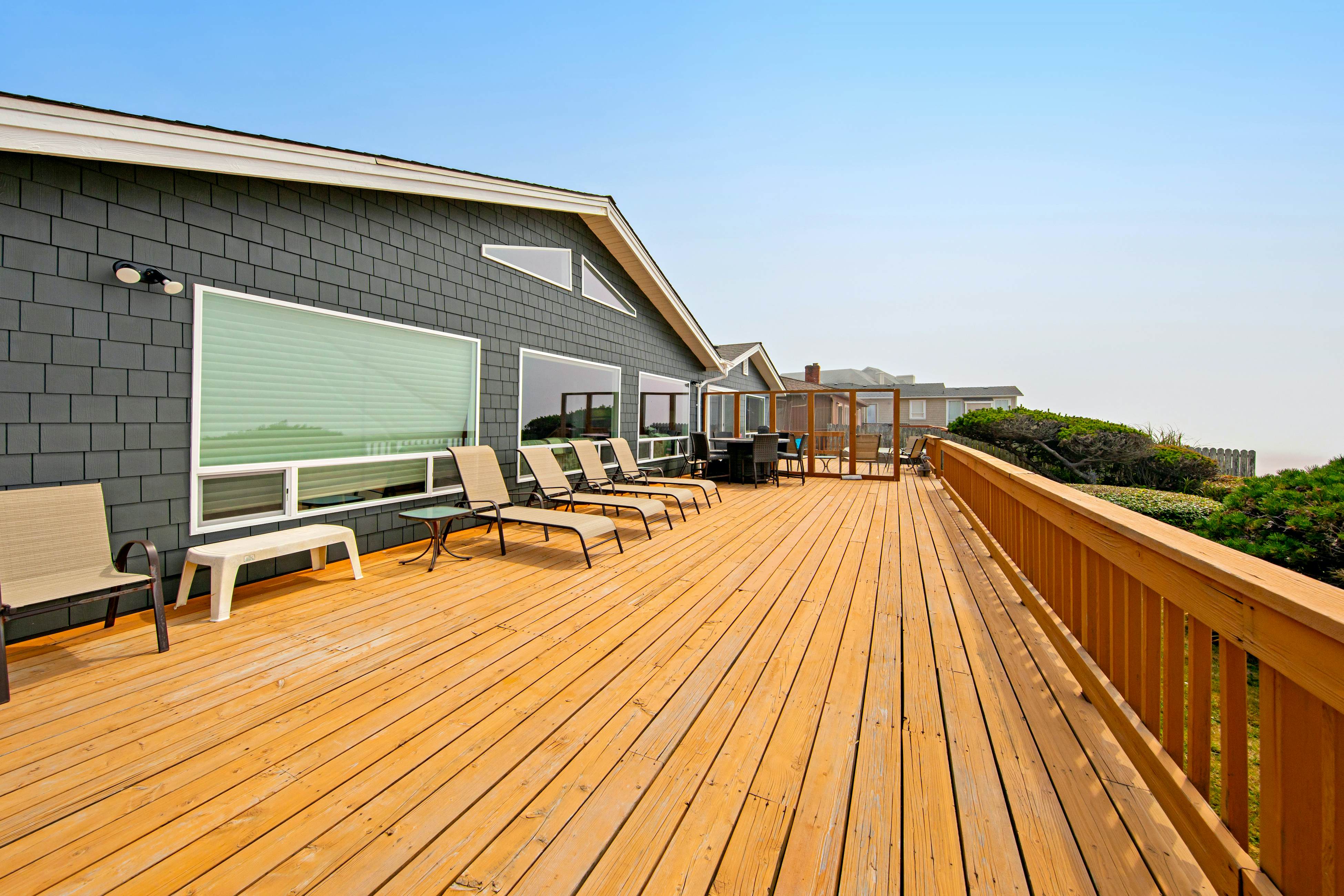 Oceanfront, dog-friendly house with deck, private hot tub & stunning views