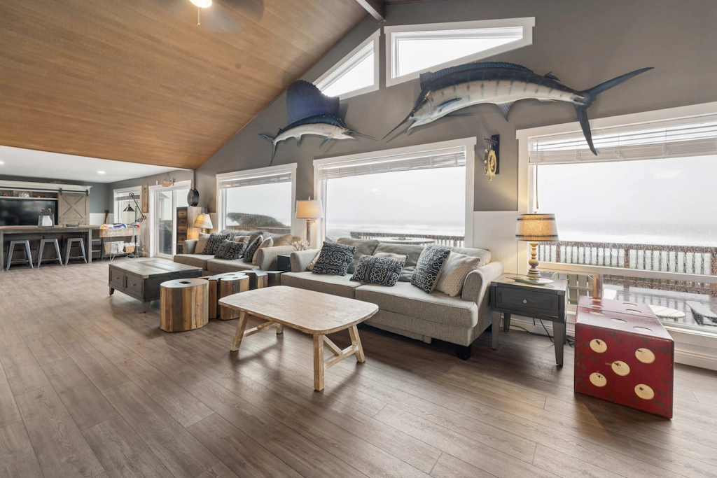 Oceanfront dog friendly house with deck private hot tub and stunning views