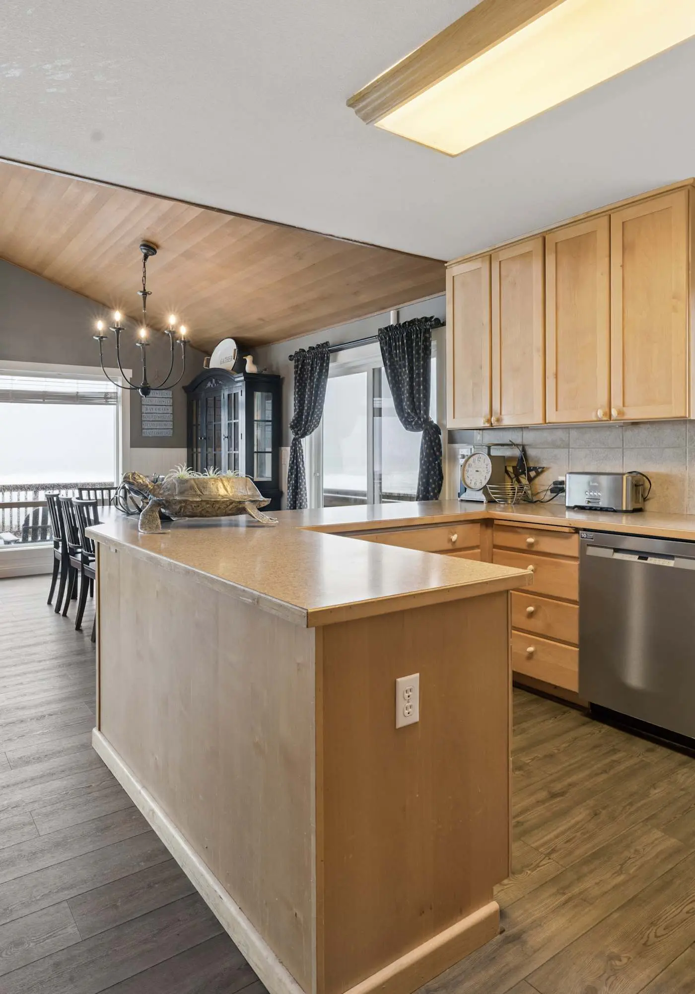 Oceanfront dog friendly house with deck private hot tub and stunning views