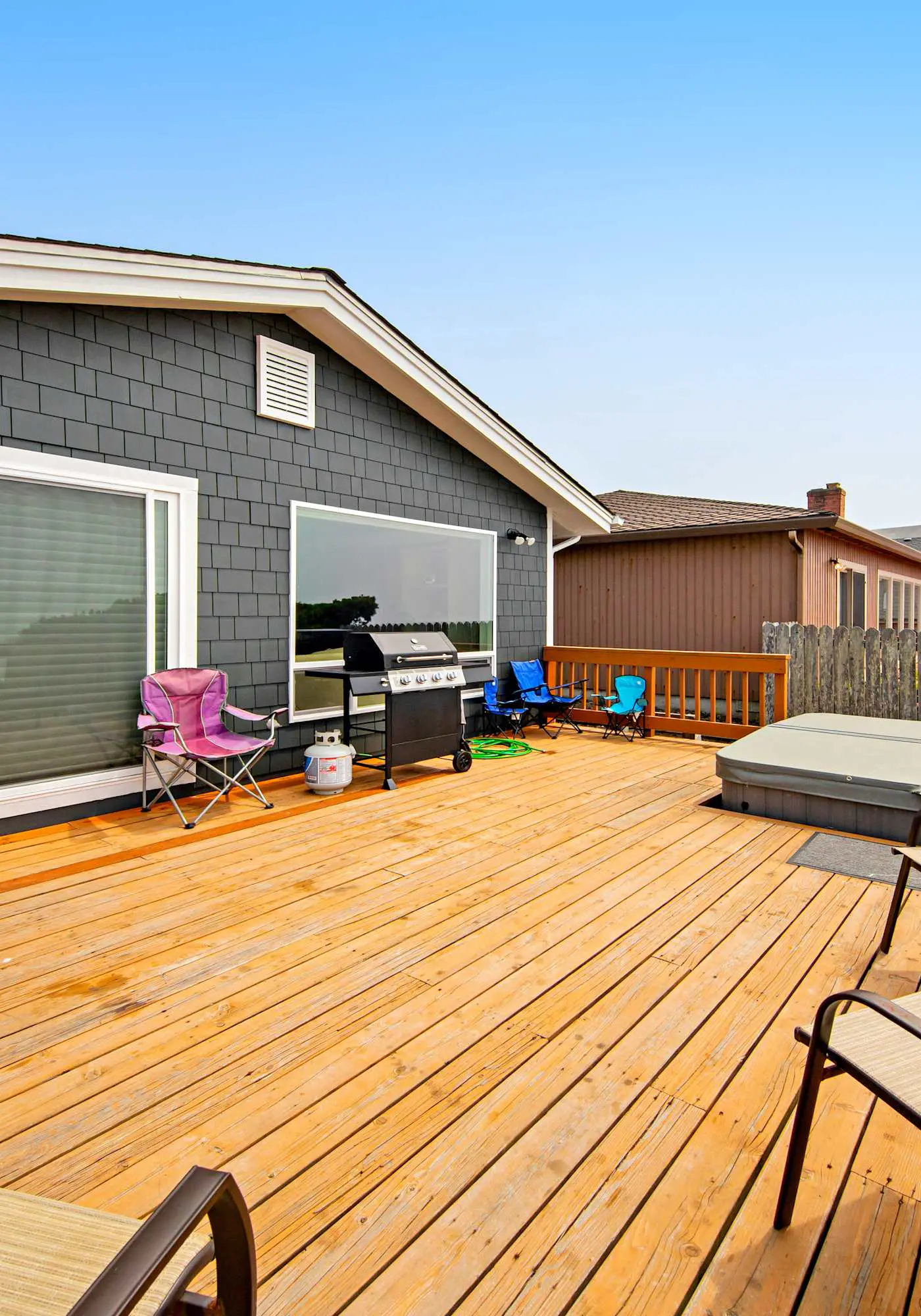 Oceanfront dog friendly house with deck private hot tub and stunning views