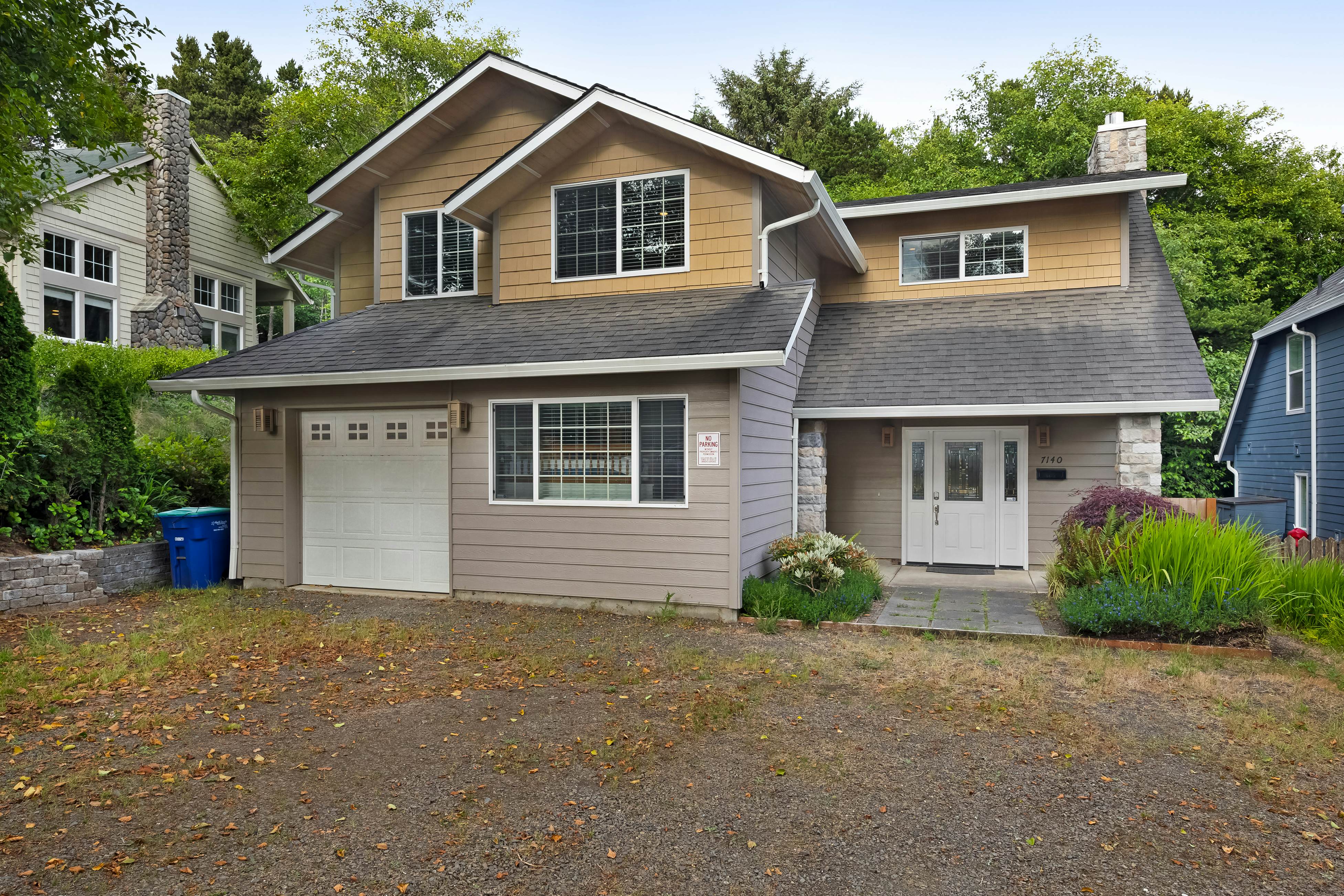 Dog-friendly home w/ enclosed yard, game room, private hot tub - near the beach