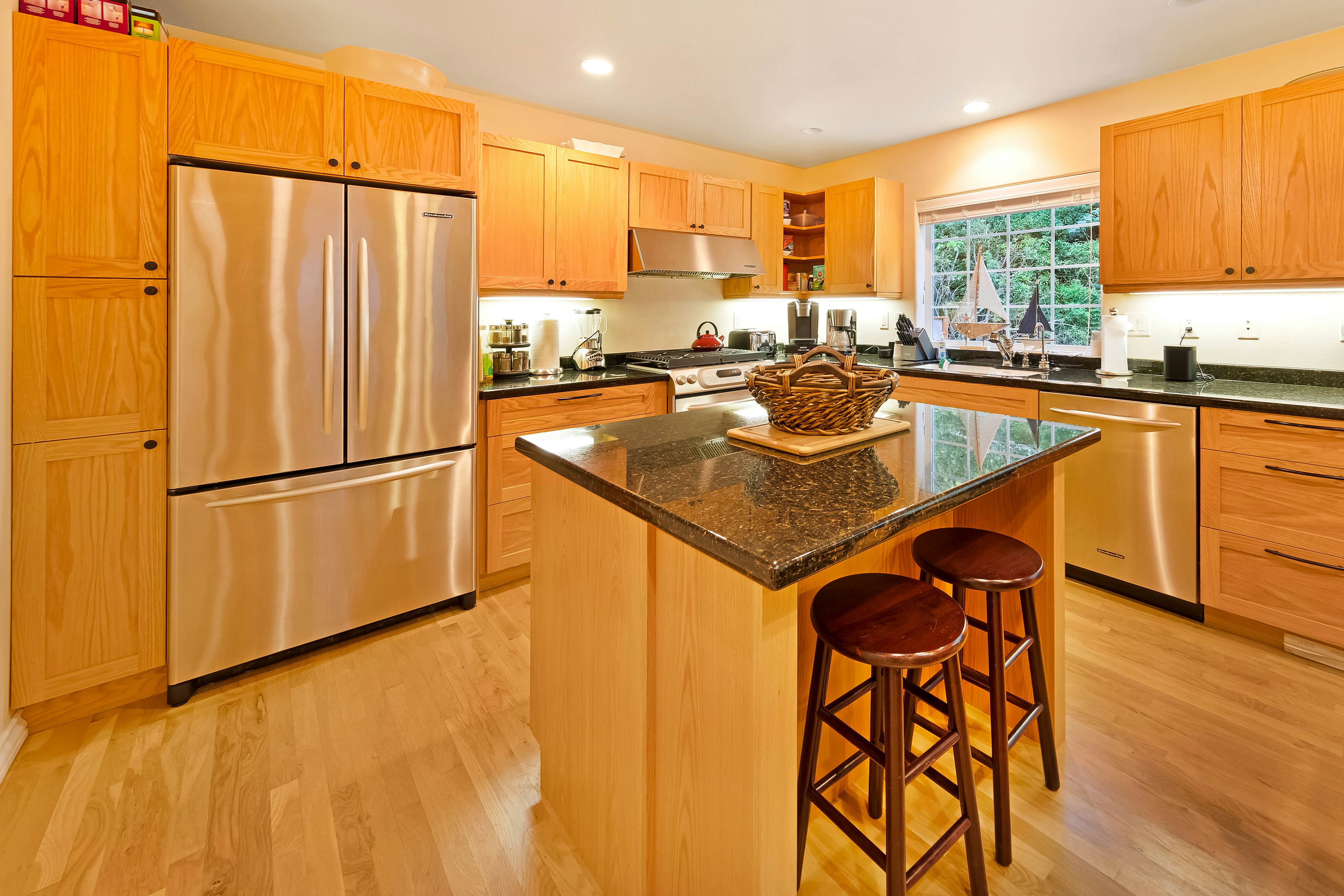 Dog-friendly home w/ enclosed yard, game room, private hot tub - near the beach