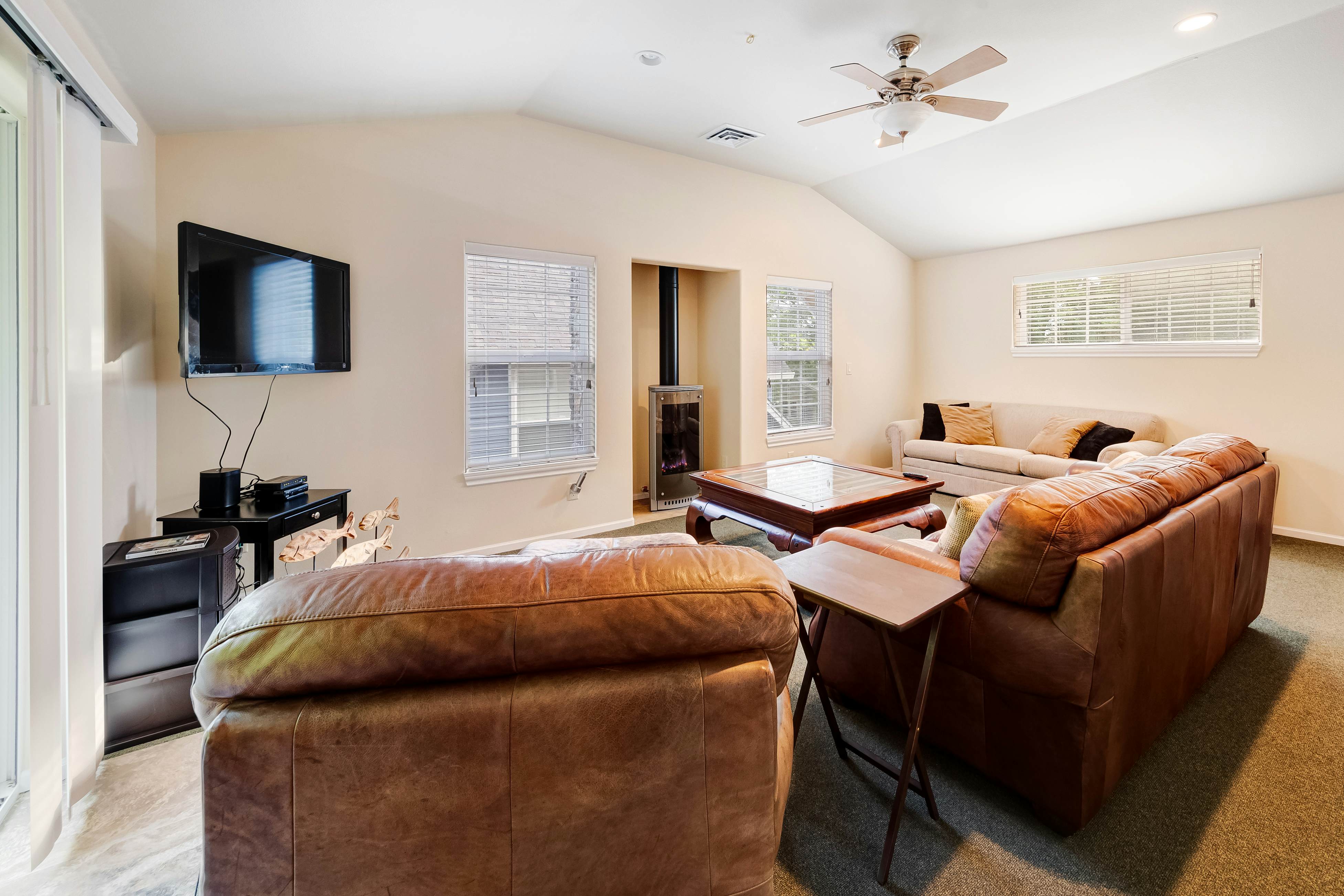 Dog-friendly home w/ enclosed yard, game room, private hot tub - near the beach