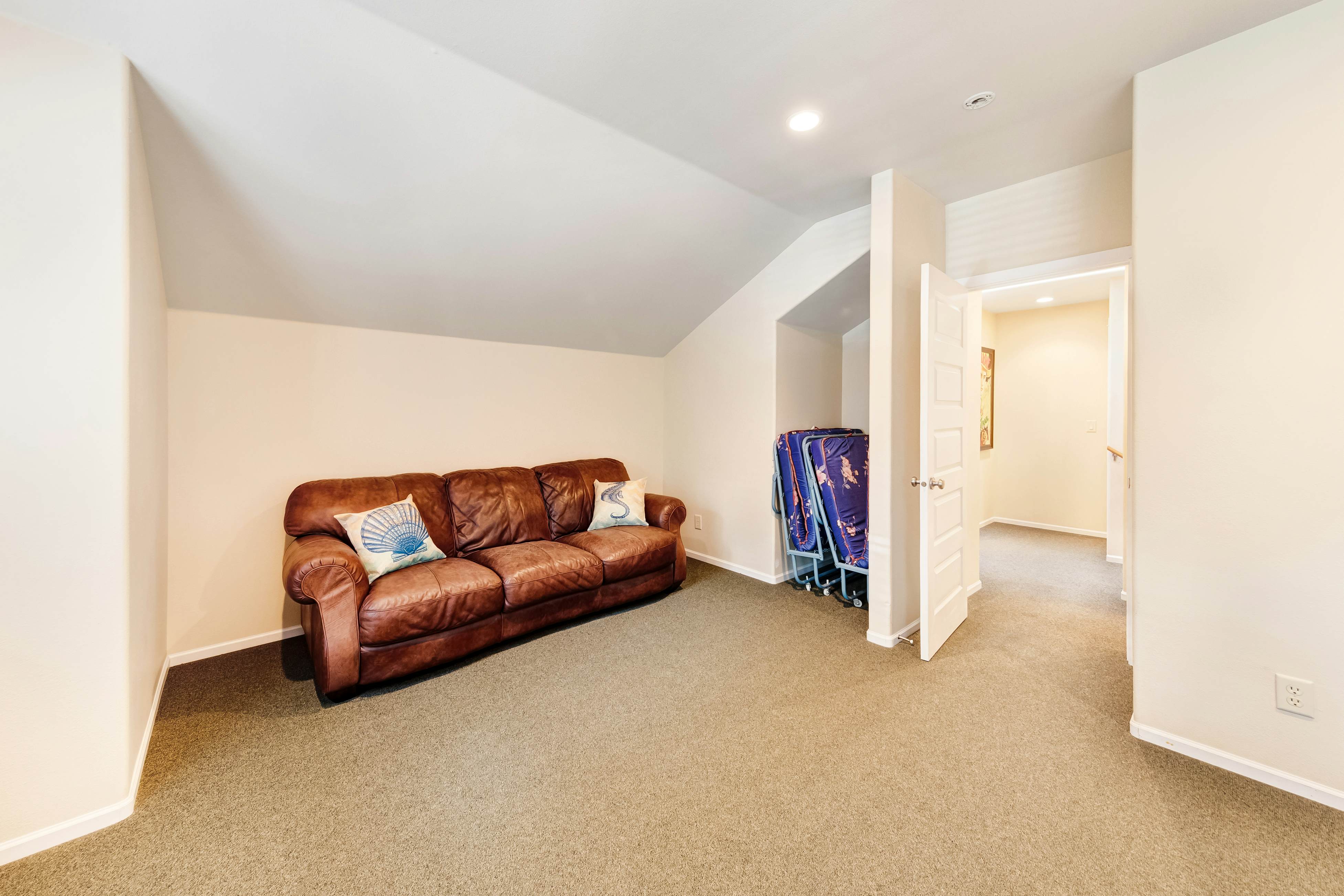 Dog-friendly home w/ enclosed yard, game room, private hot tub - near the beach