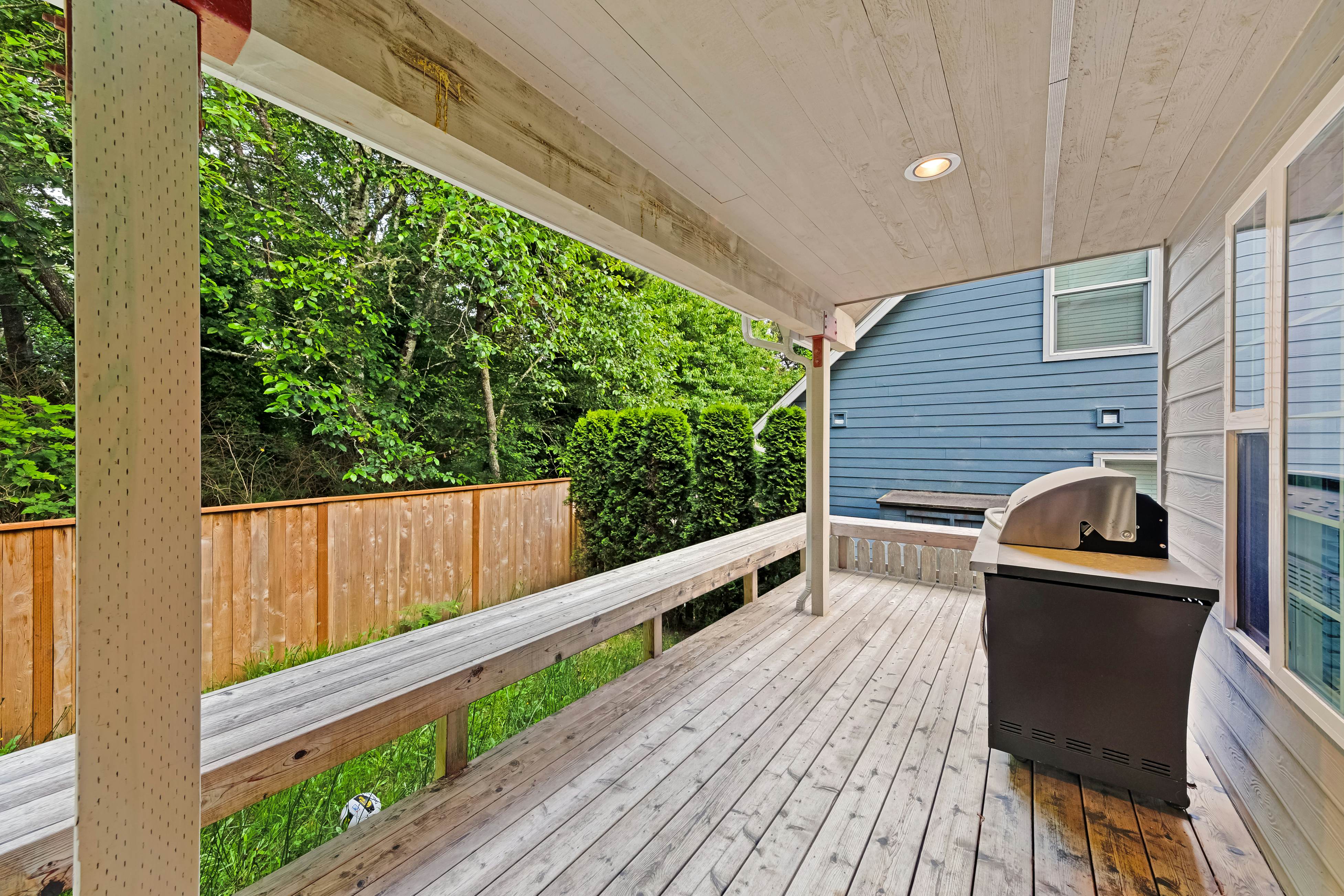 Dog-friendly home w/ enclosed yard, game room, private hot tub - near the beach