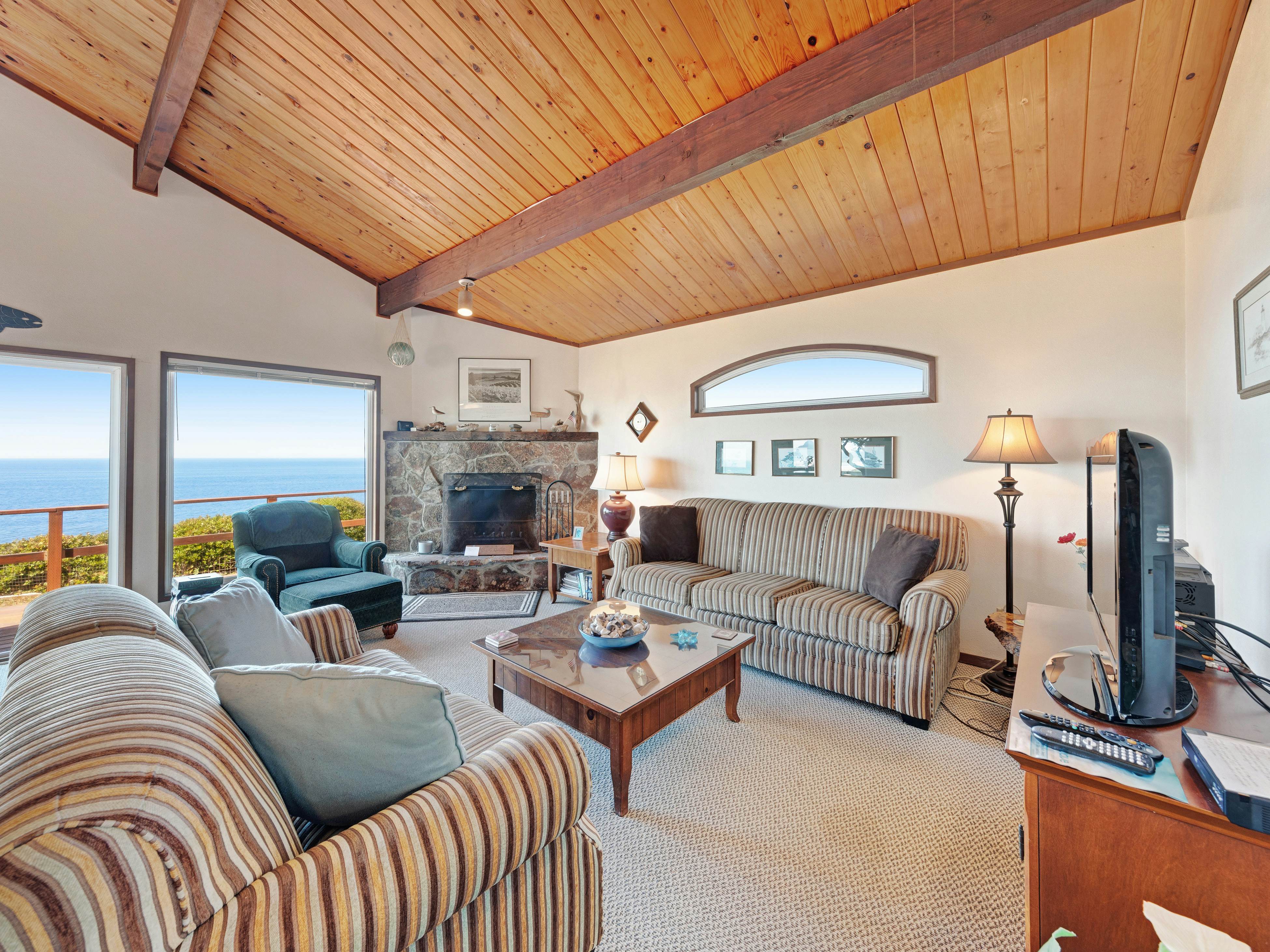 Charming, Oceanfront Home w/ Nearby Beach Access & Amazing Ocean Views