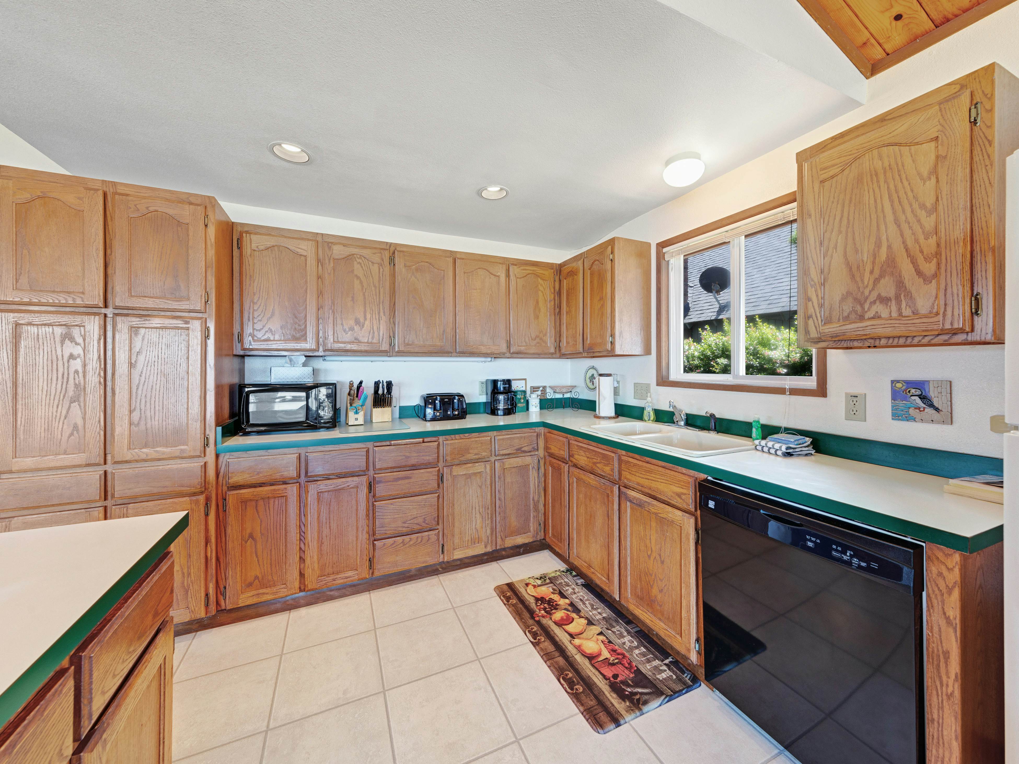 Charming, Oceanfront Home w/ Nearby Beach Access & Amazing Ocean Views