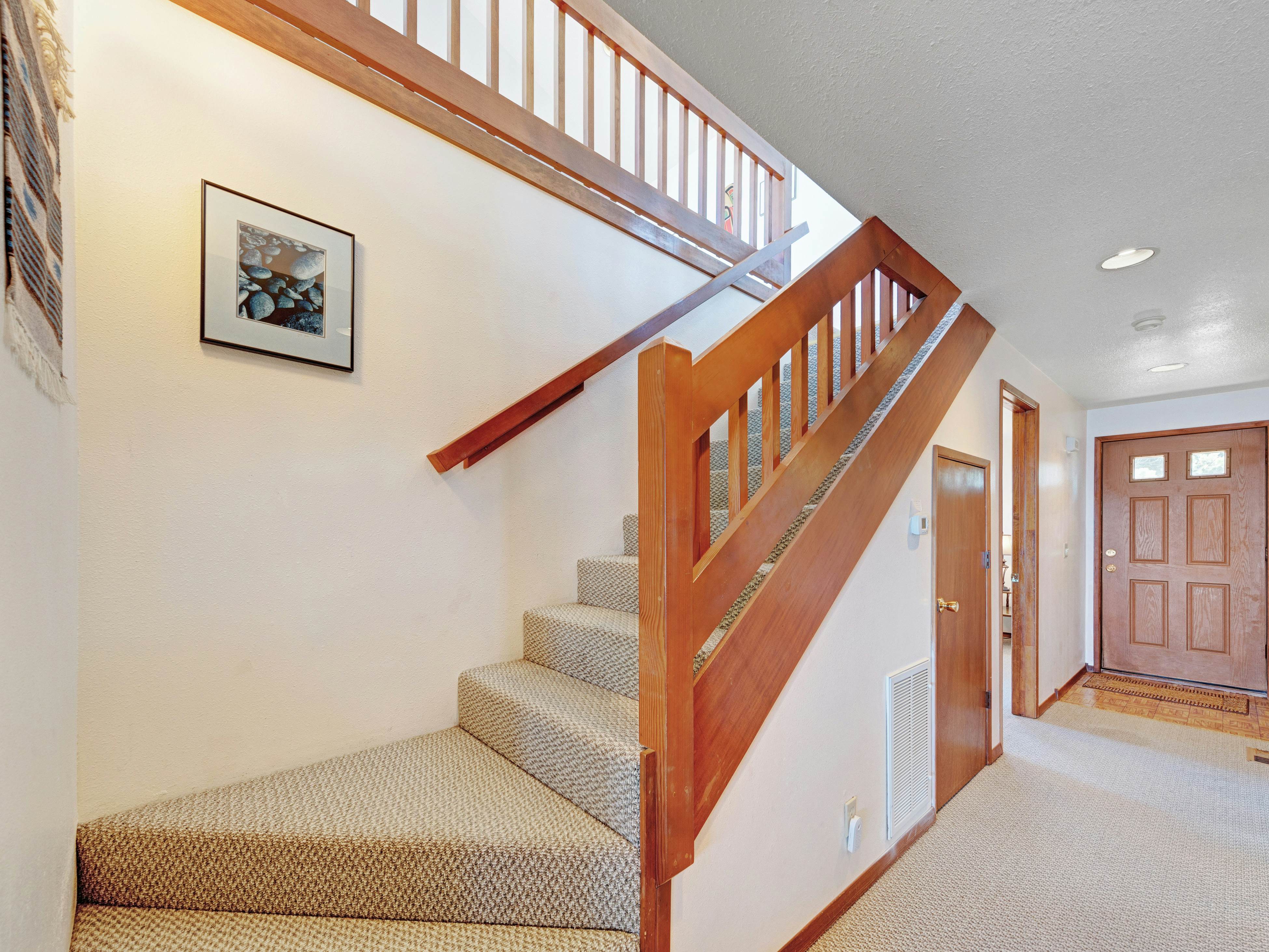 Charming, Oceanfront Home w/ Nearby Beach Access & Amazing Ocean Views