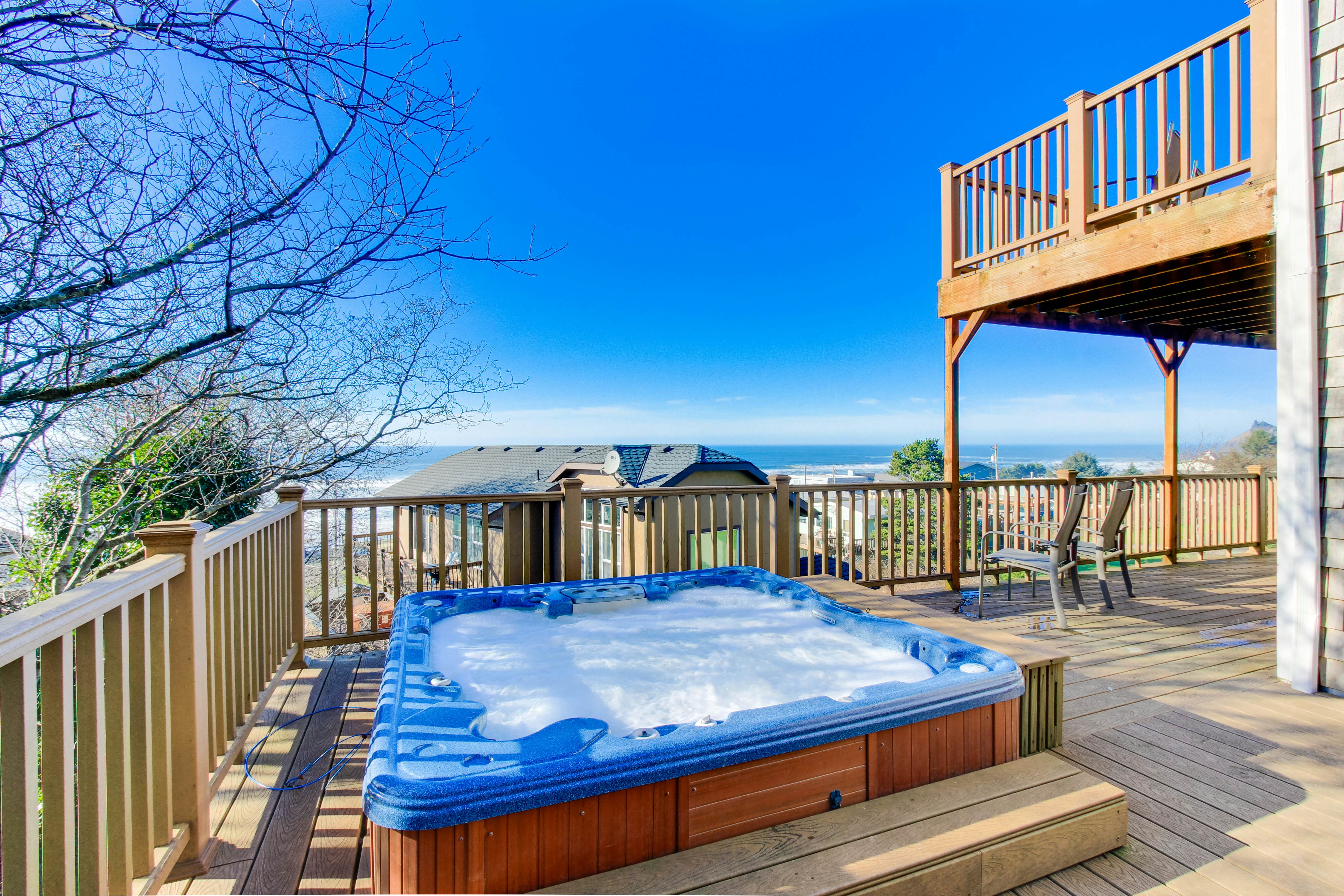Sunlit home with gorgeous ocean views, big decks and, hot tub