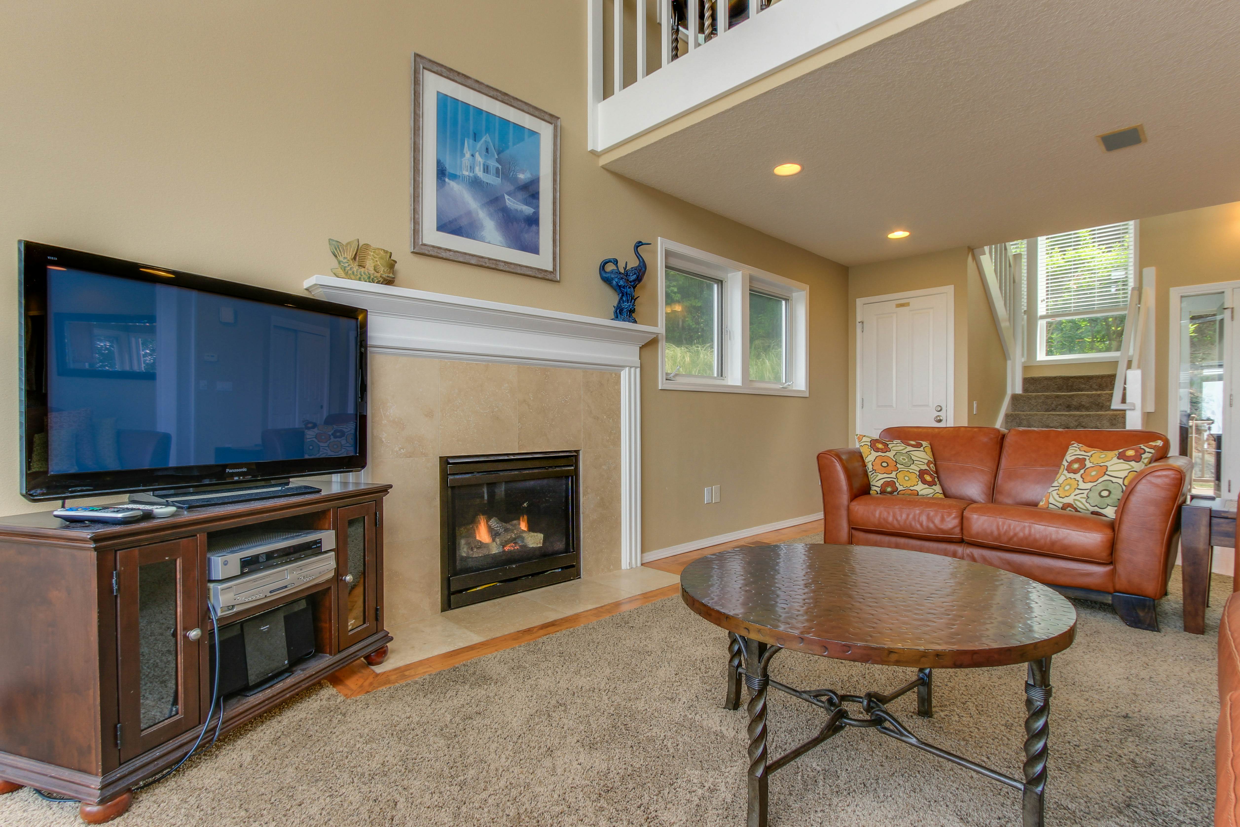 Sunlit home with gorgeous ocean views big decks and hot tub