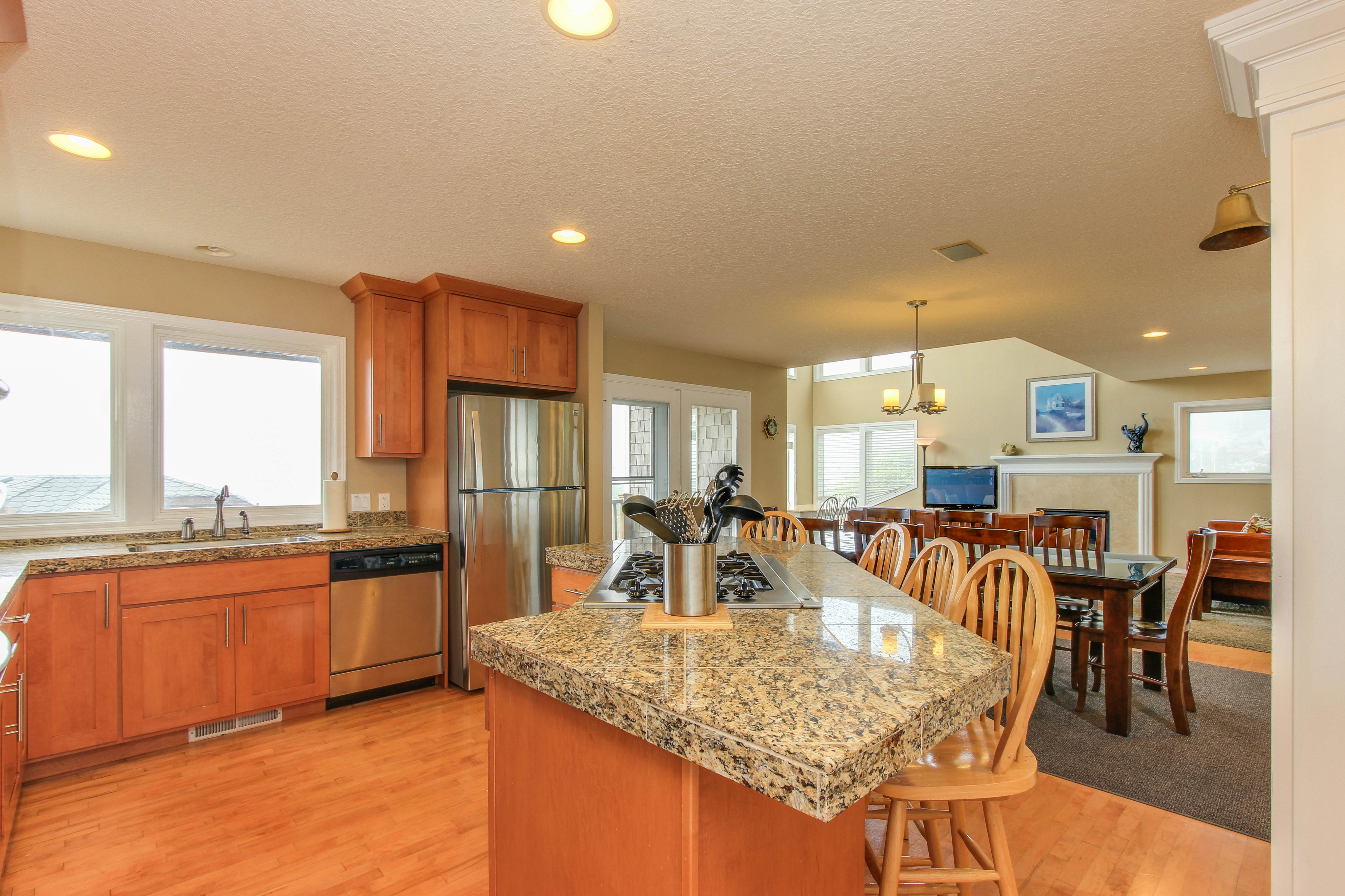 Sunlit home with gorgeous ocean views big decks and hot tub