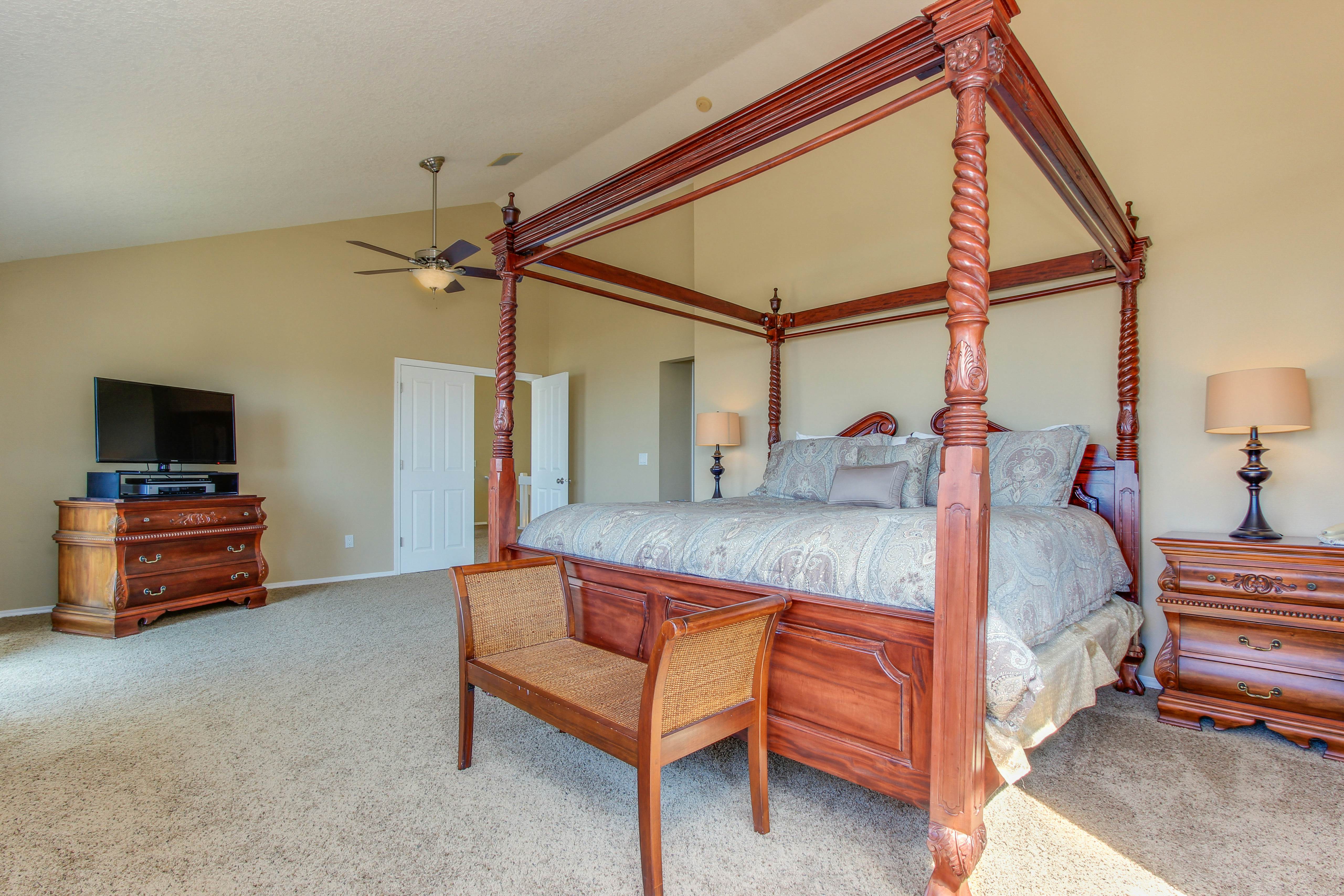 Sunlit home with gorgeous ocean views big decks and hot tub