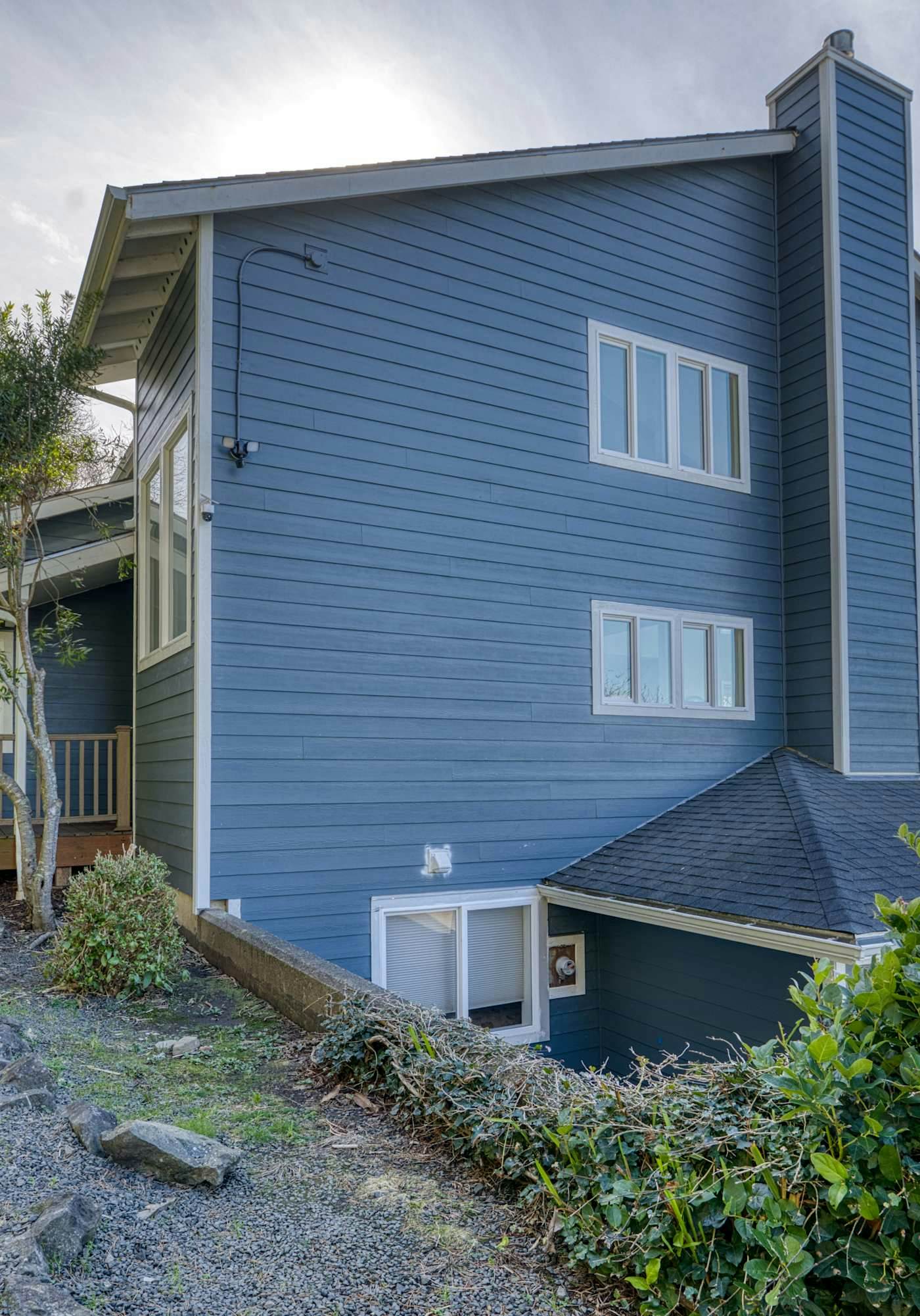 Sunlit home with gorgeous ocean views big decks and hot tub
