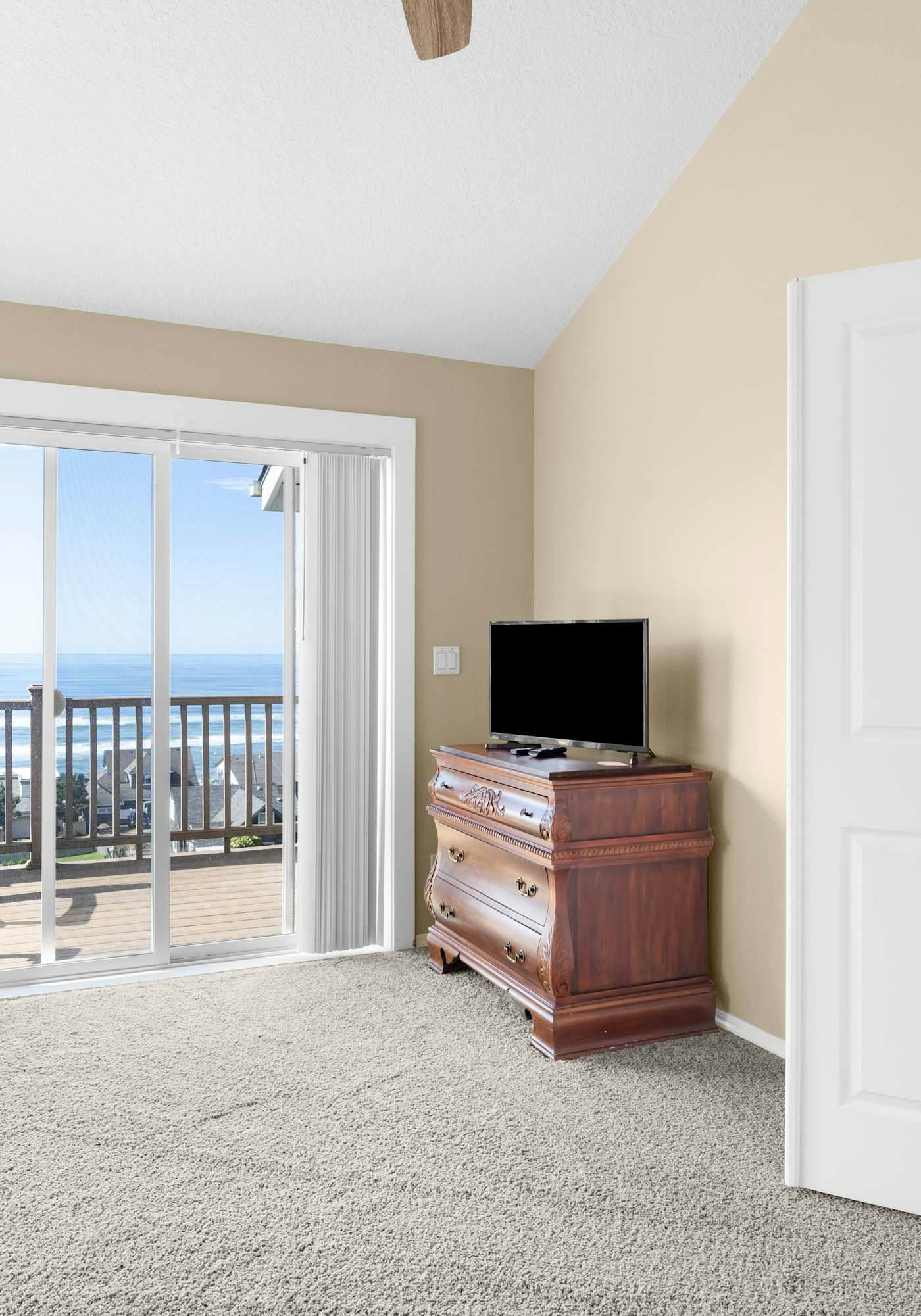 Sunlit home with gorgeous ocean views big decks and hot tub