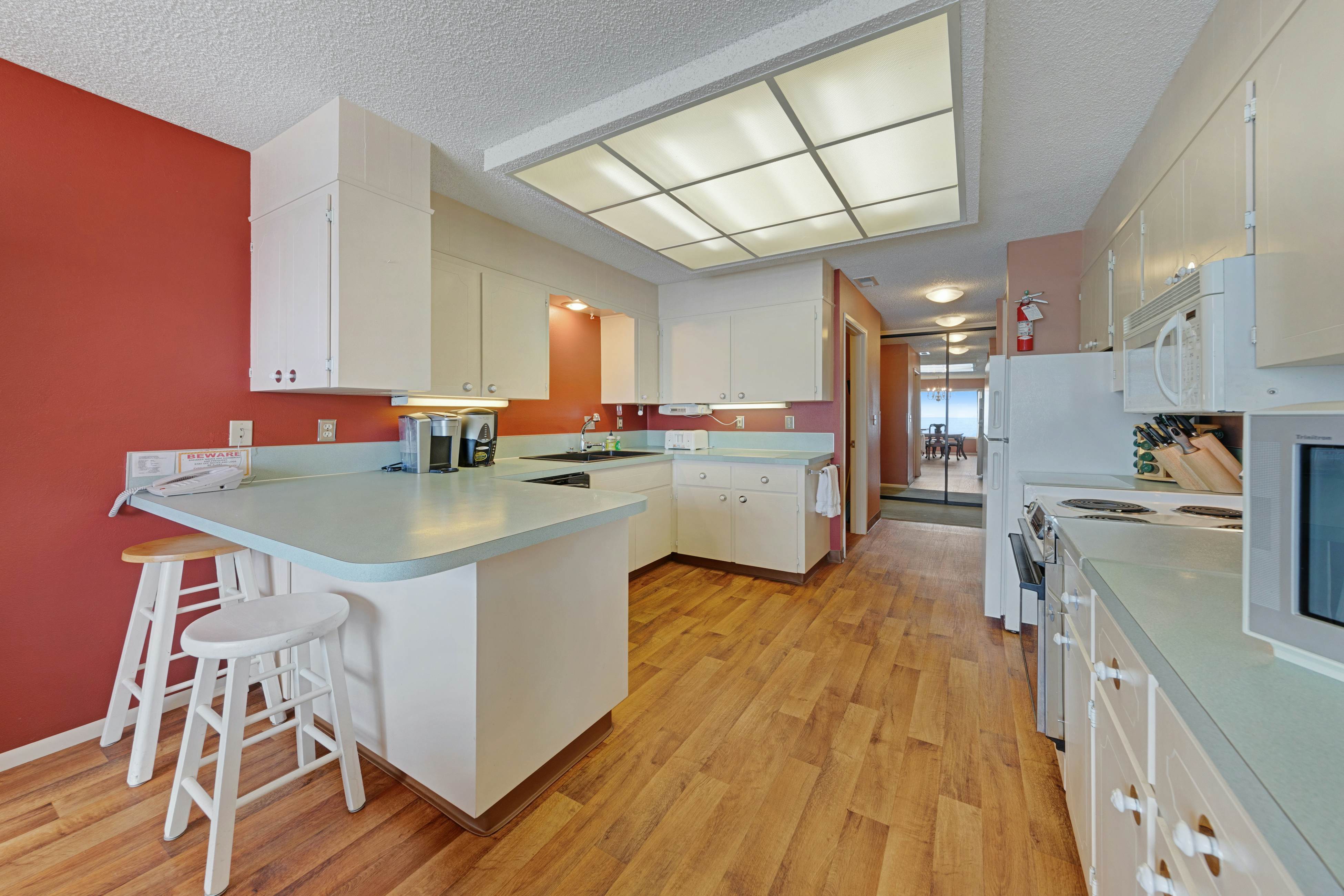 Lovely oceanfront condo with sweeping water views, & balcony