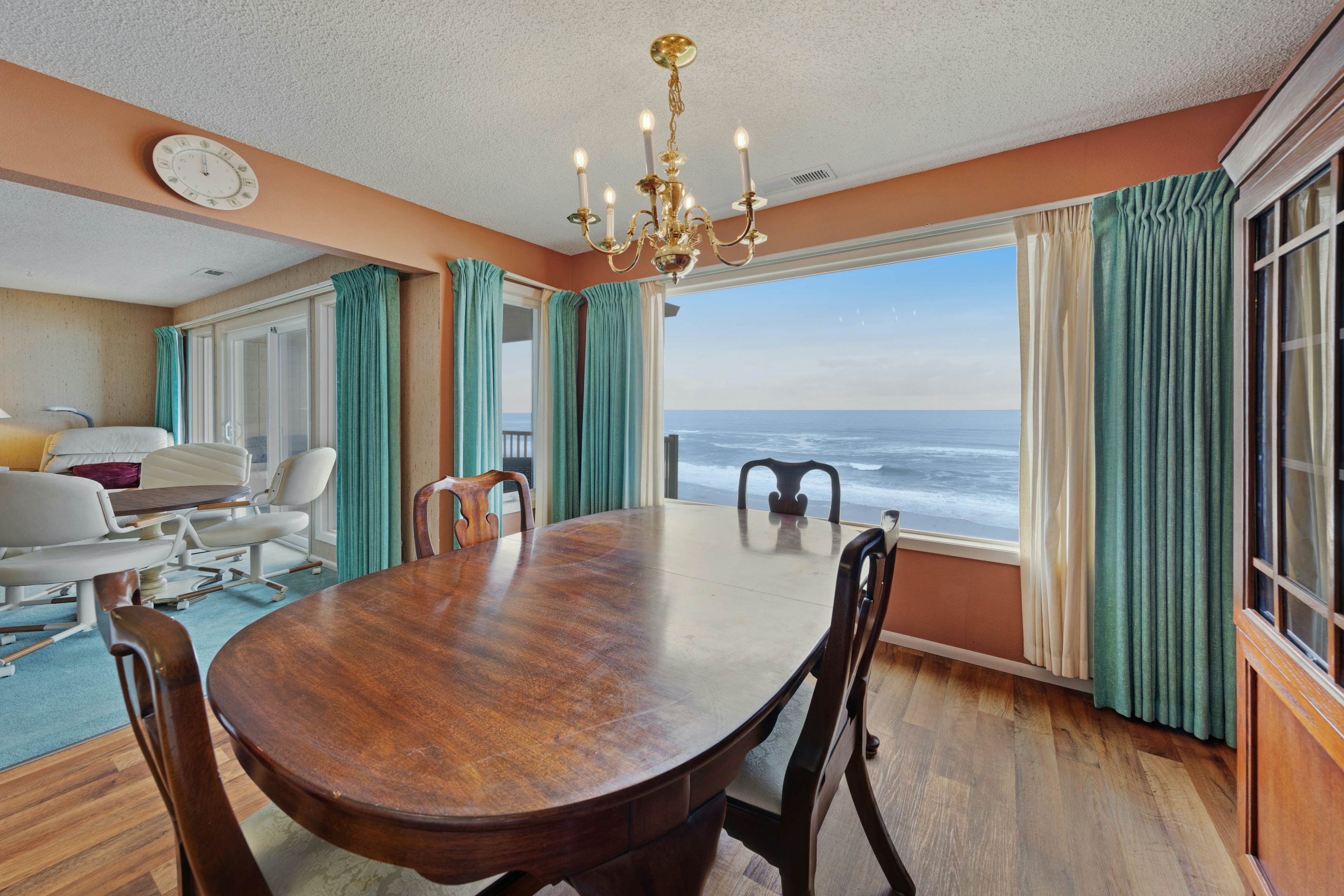 Lovely oceanfront condo with sweeping water views, & balcony