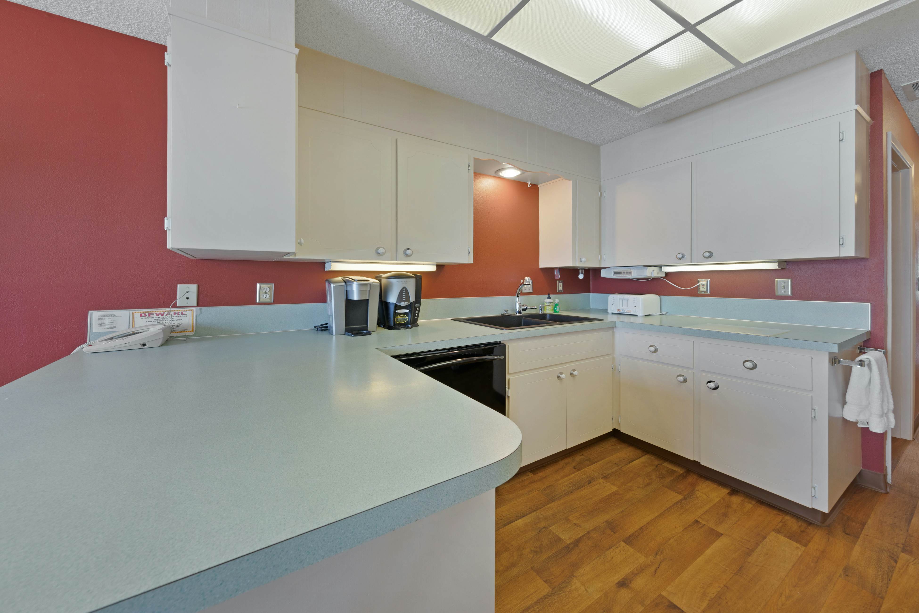 Lovely oceanfront condo with sweeping water views, & balcony