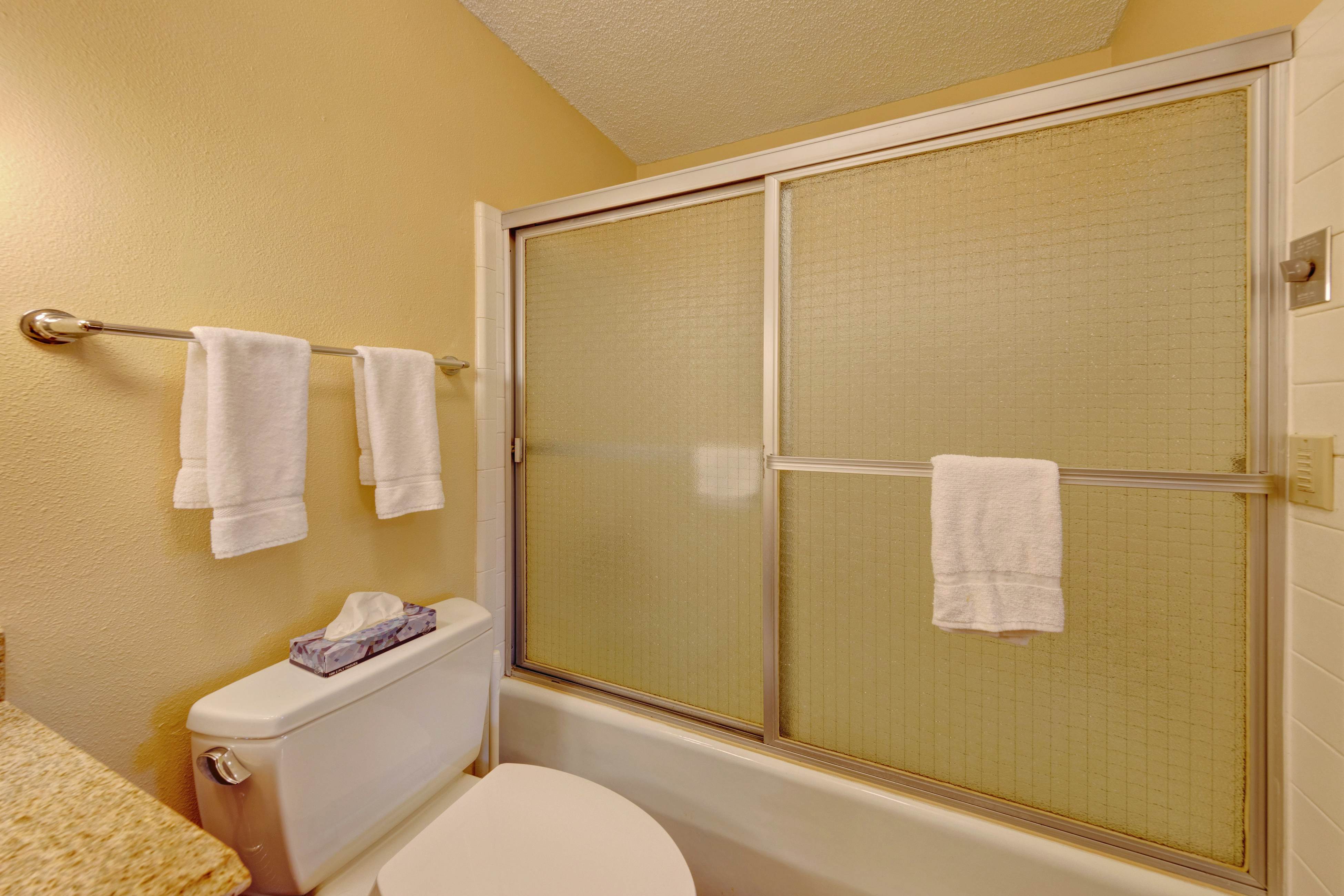 Lovely oceanfront condo with sweeping water views, & balcony