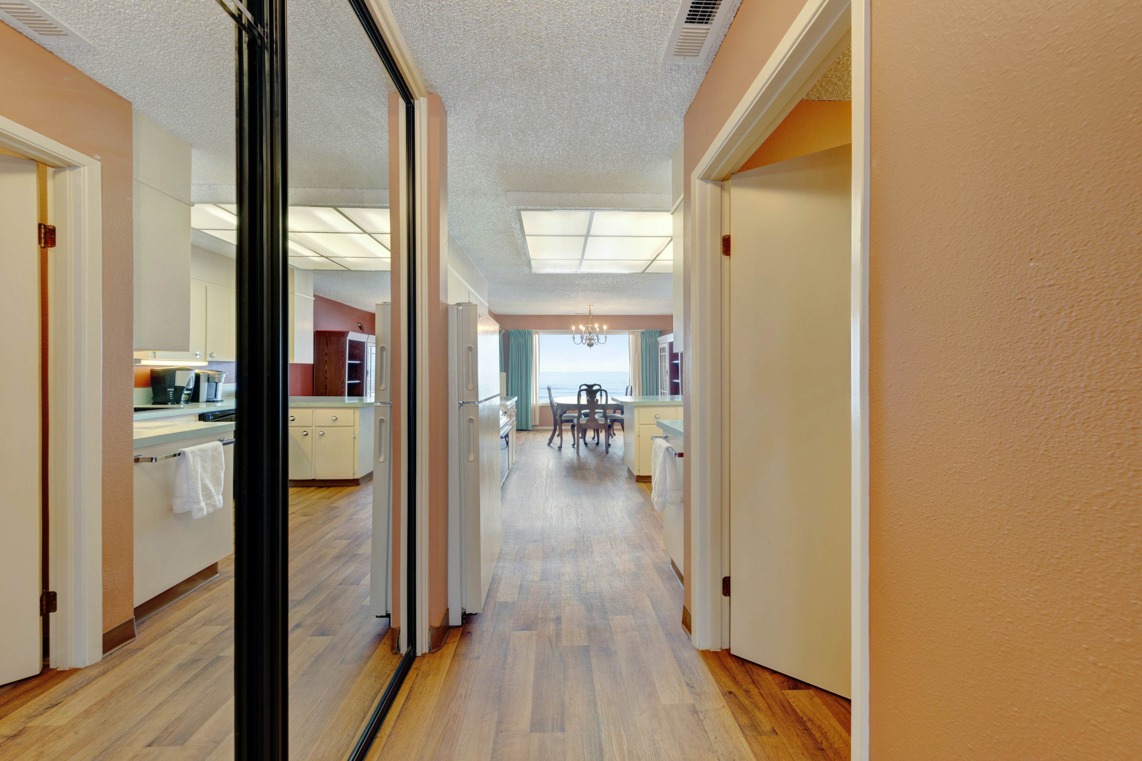 Lovely oceanfront condo with sweeping water views, & balcony