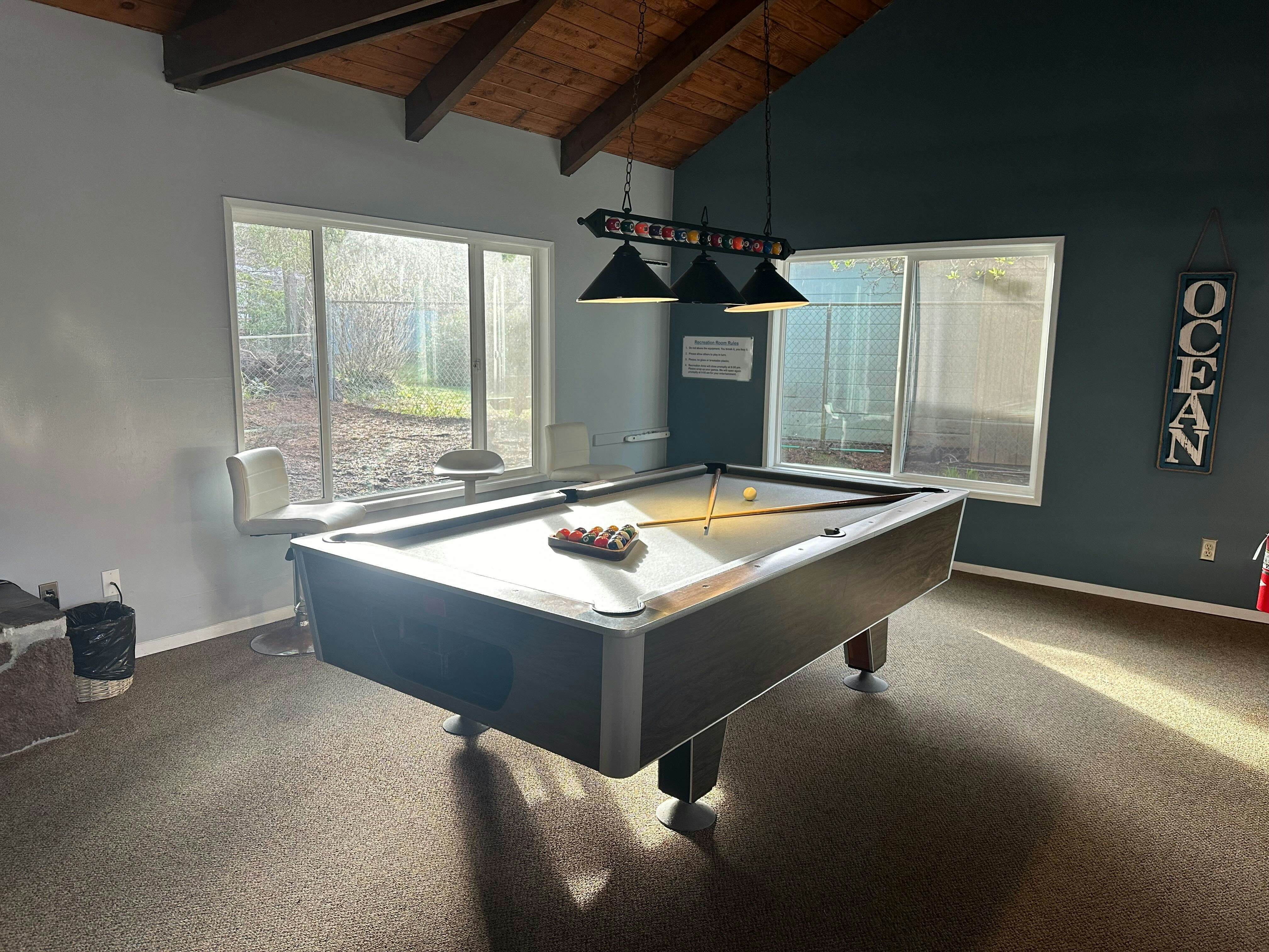 Lovely oceanfront condo with sweeping water views, & balcony