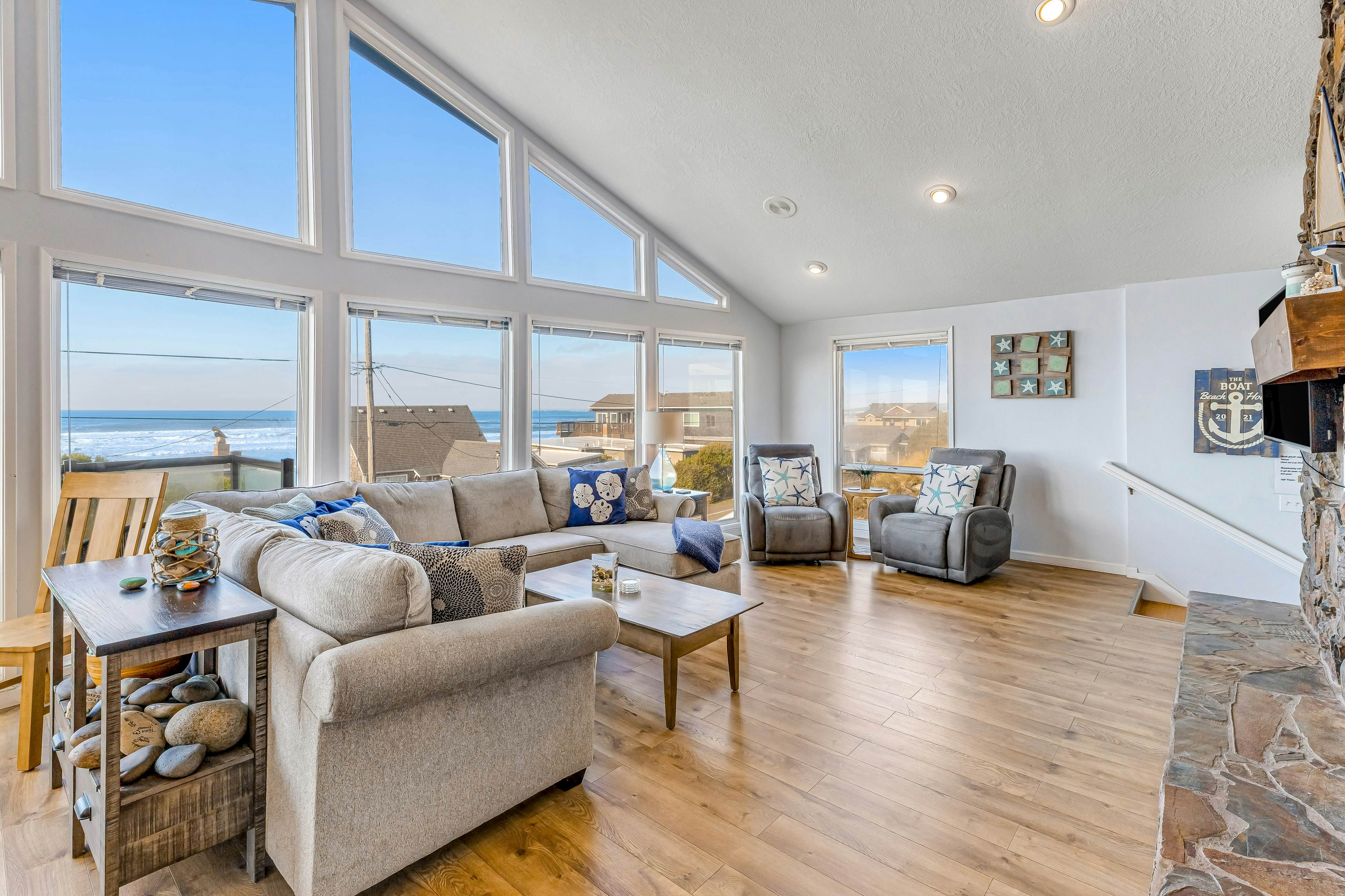 Bright home with stunning ocean views private hot tub and nearby beach access