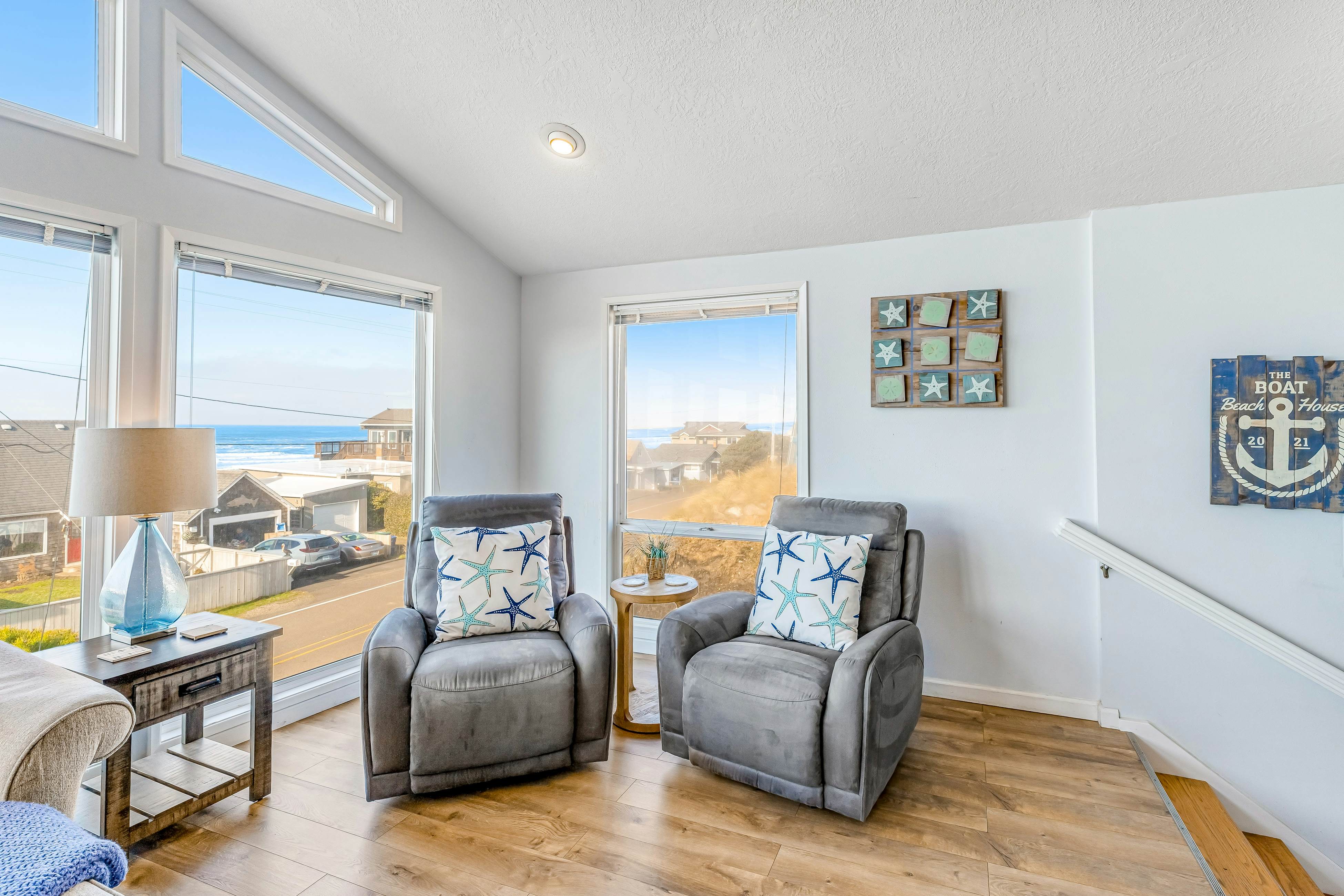 Bright home with stunning ocean views private hot tub and nearby beach access