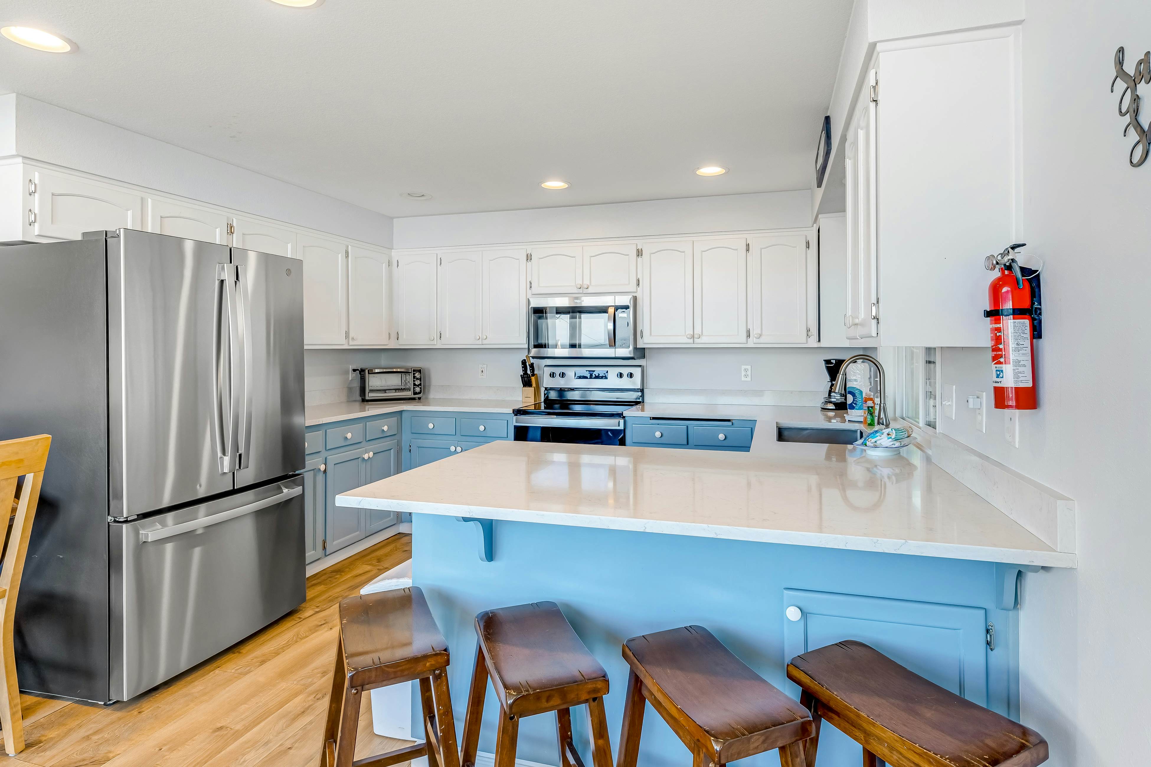 Bright home with stunning ocean views private hot tub and nearby beach access