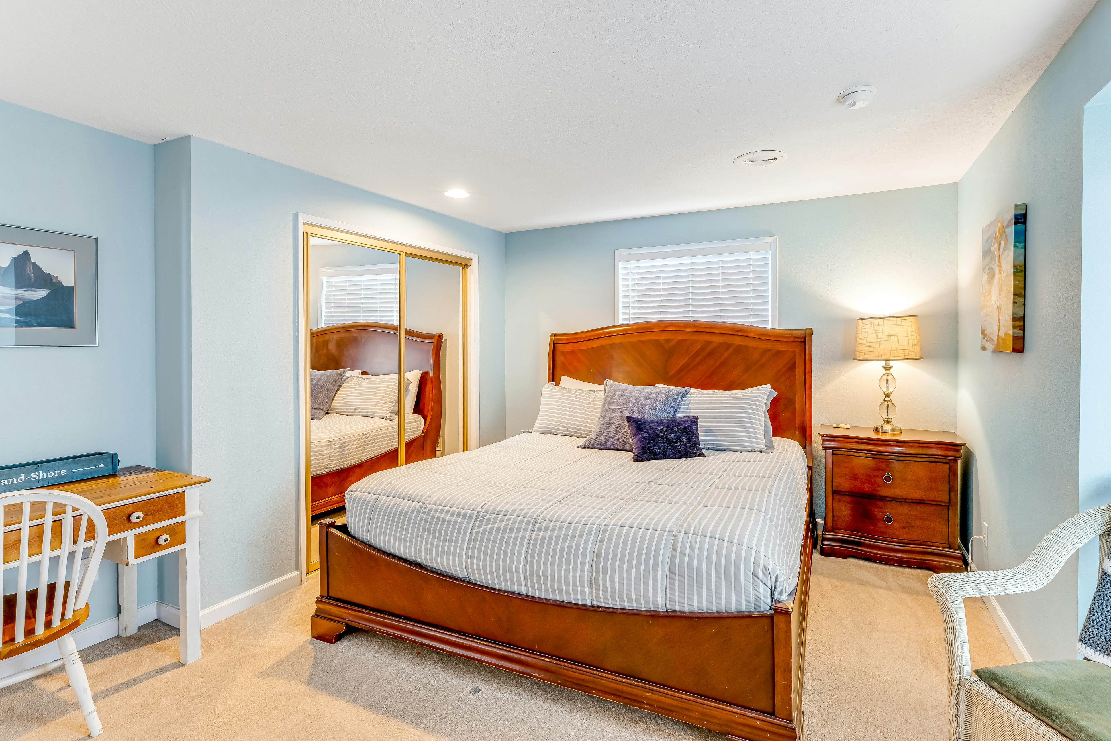 Bright home with stunning ocean views private hot tub and nearby beach access