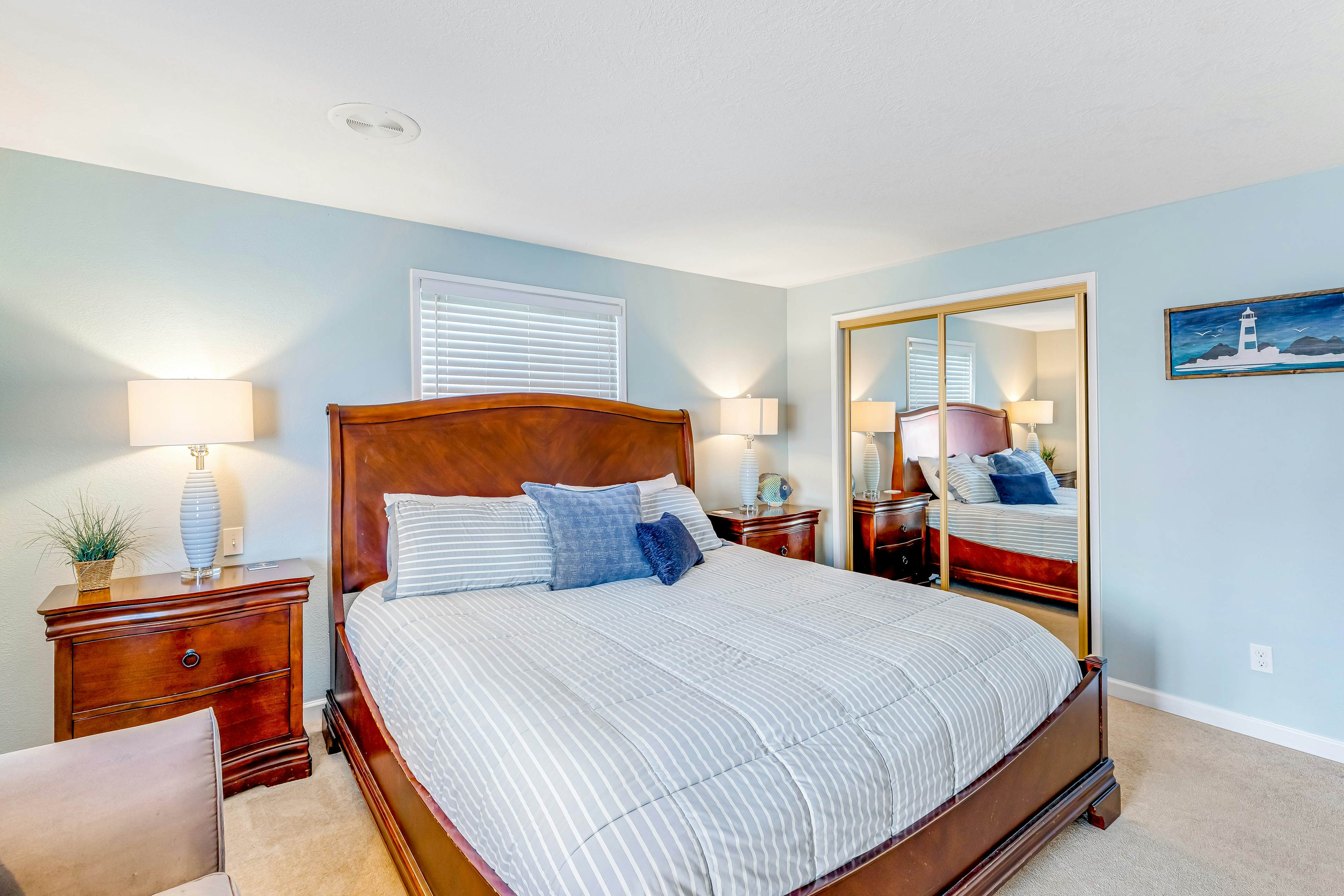 Bright home with stunning ocean views private hot tub and nearby beach access