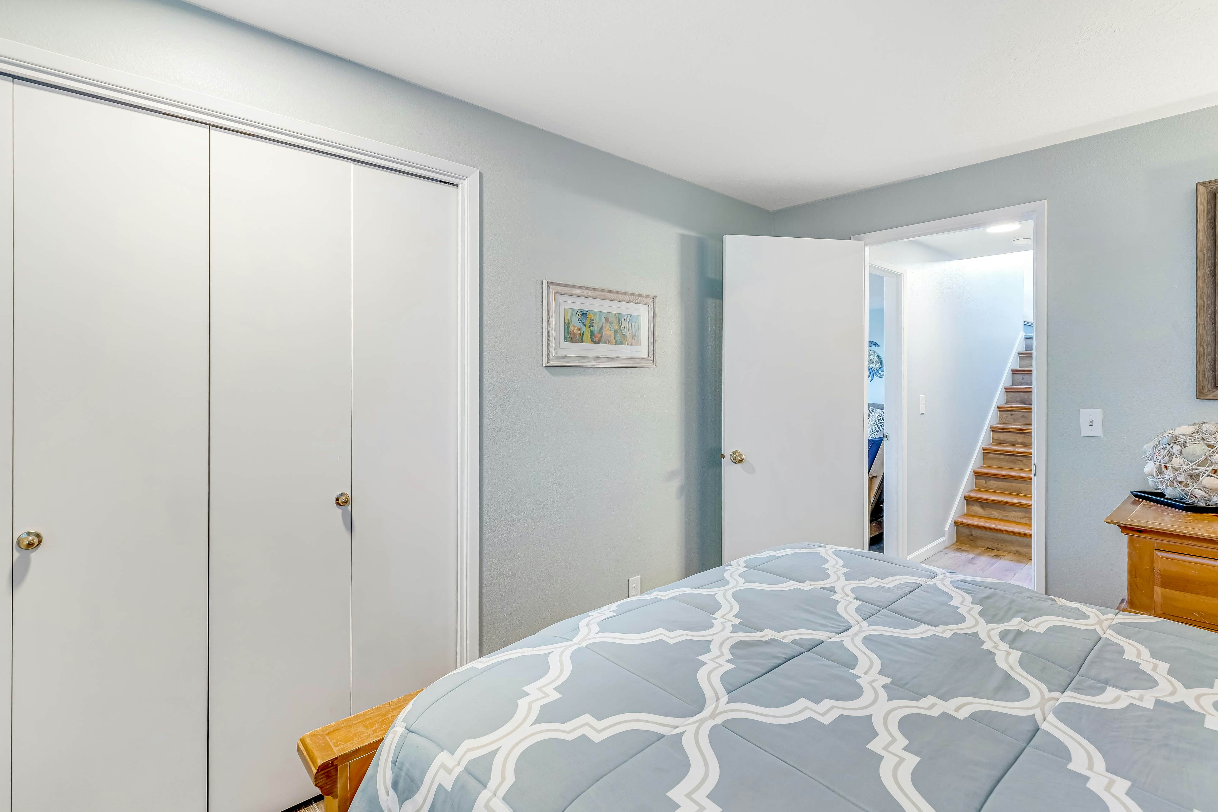 Bright home with stunning ocean views private hot tub and nearby beach access