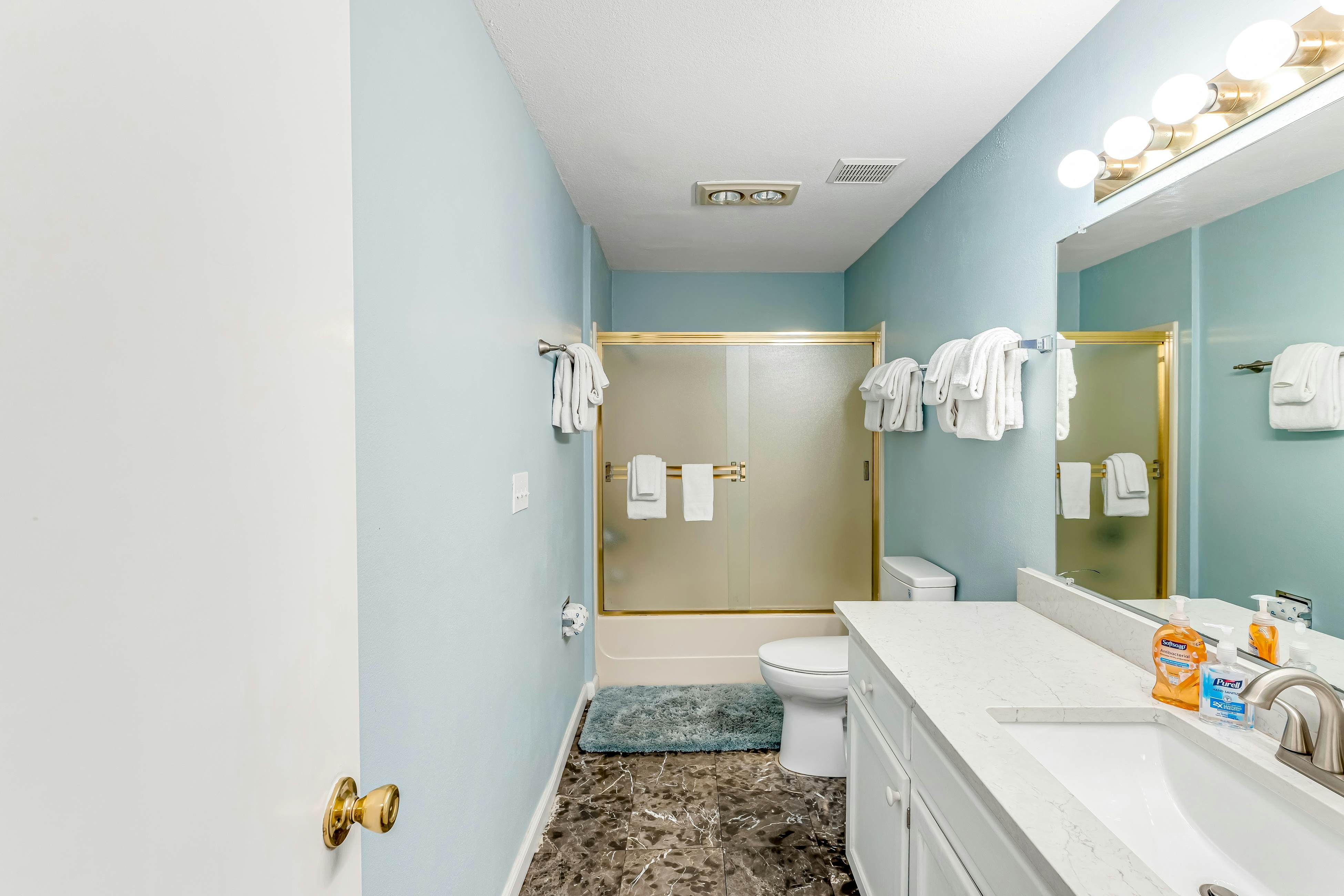 Bright home with stunning ocean views private hot tub and nearby beach access