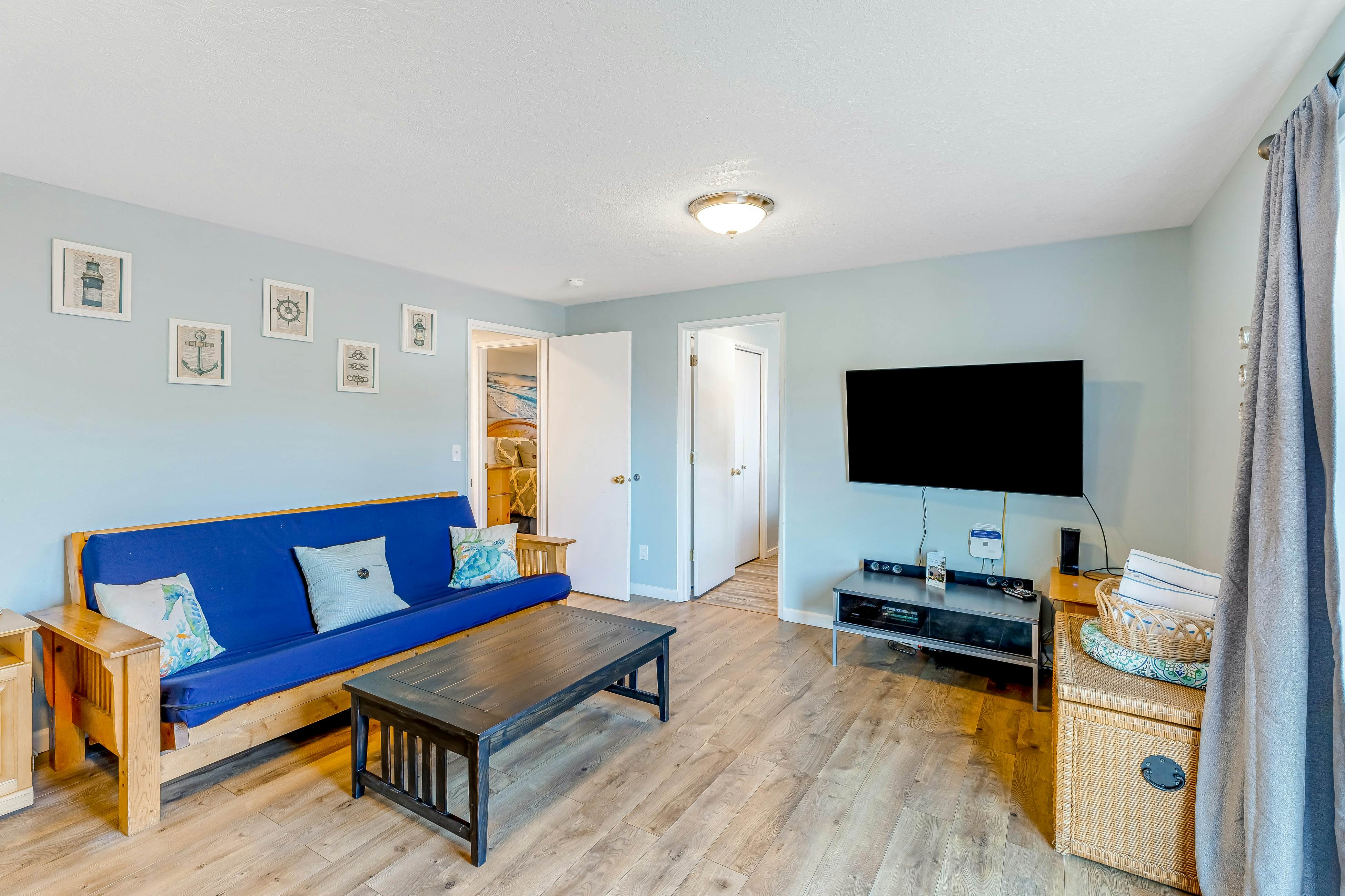 Bright home with stunning ocean views private hot tub and nearby beach access