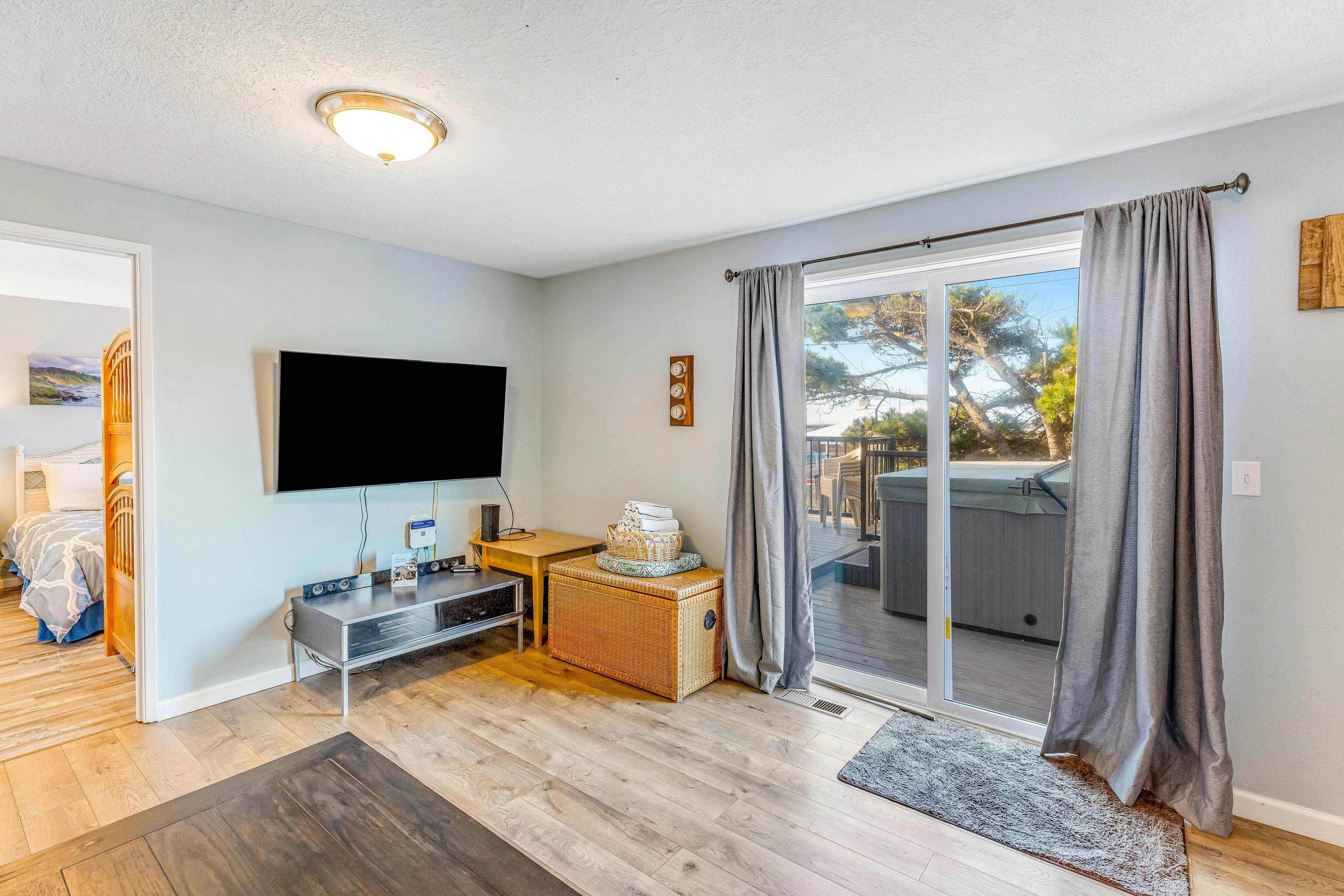 Bright home with stunning ocean views private hot tub and nearby beach access