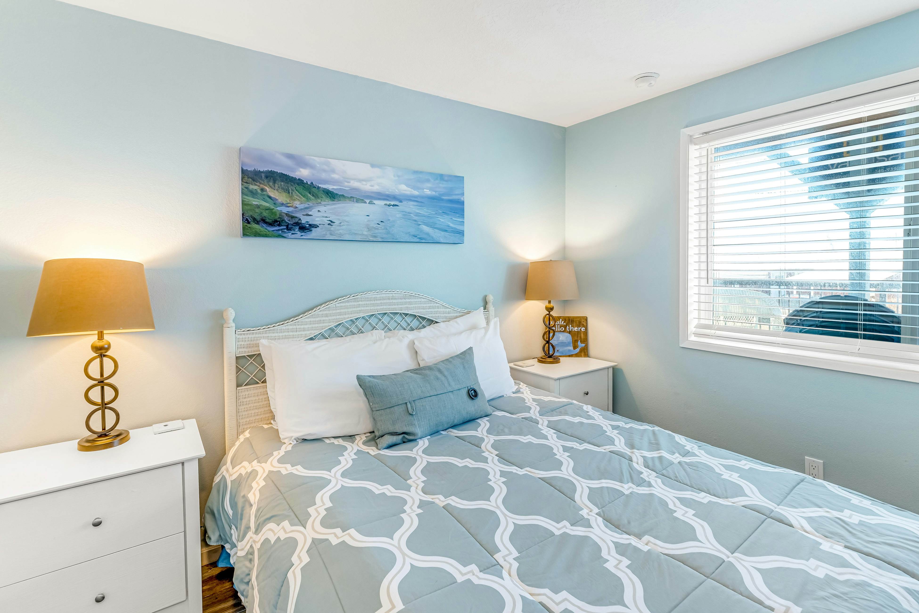 Bright home with stunning ocean views private hot tub and nearby beach access