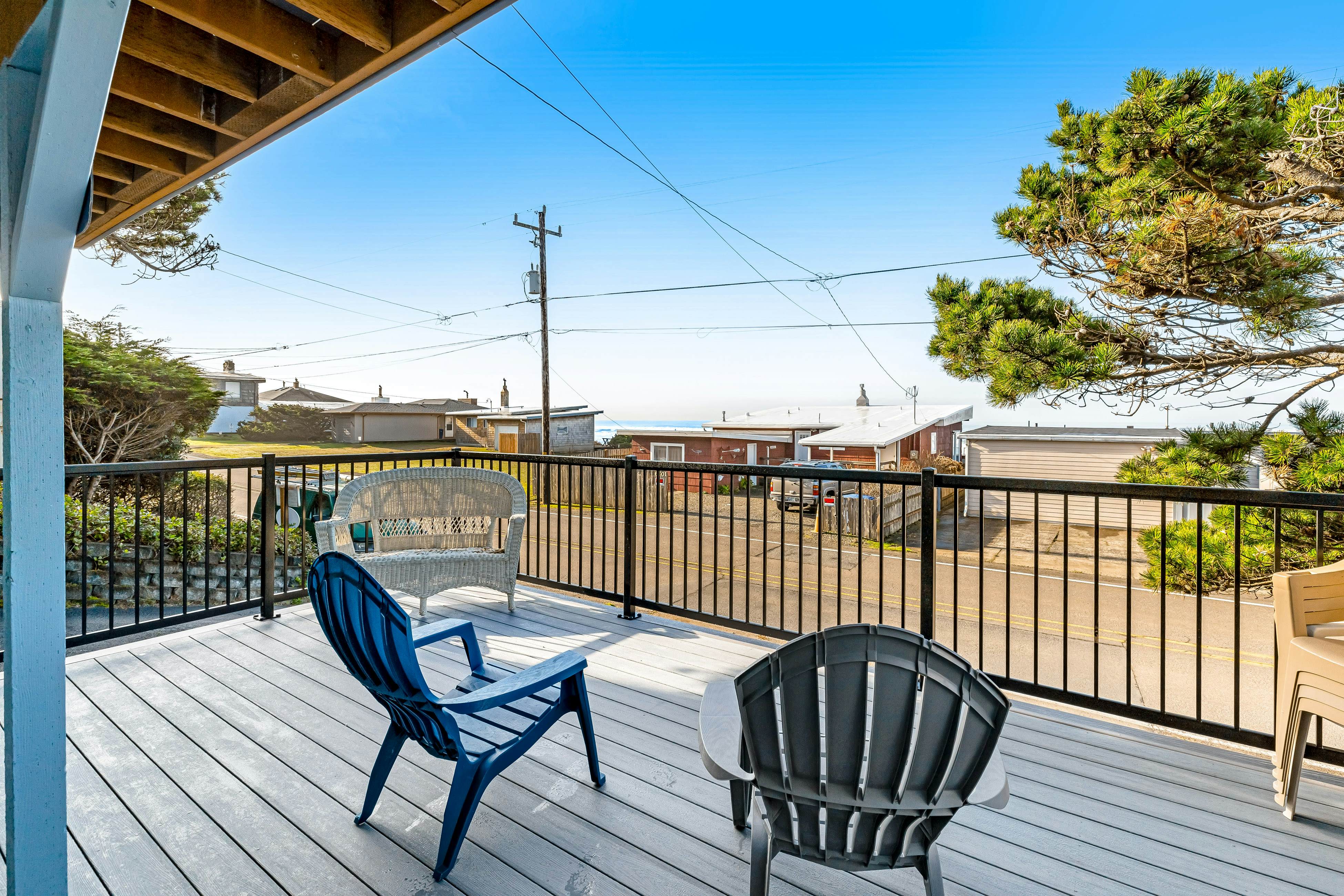 Bright home with stunning ocean views private hot tub and nearby beach access