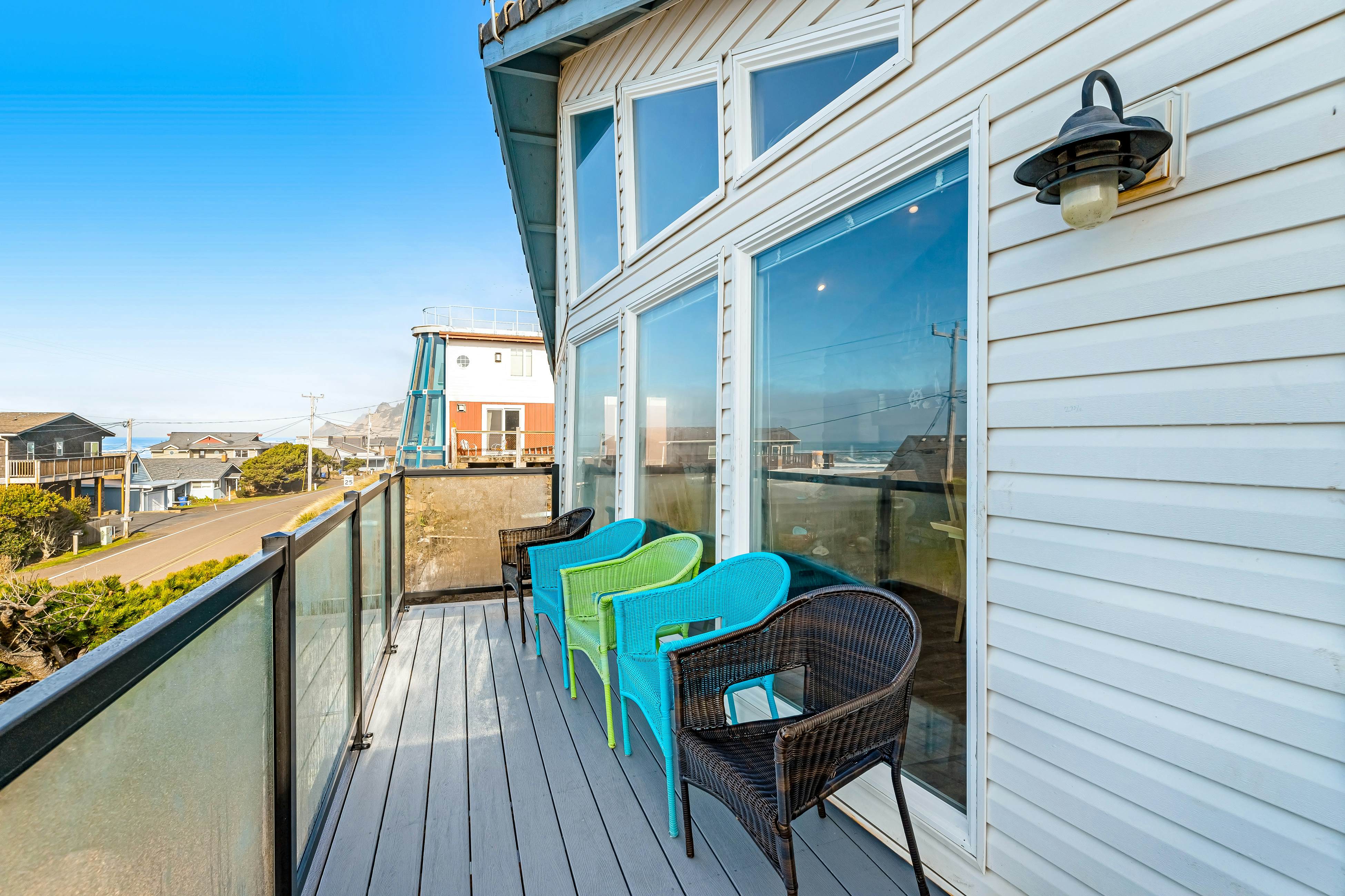 Bright home with stunning ocean views private hot tub and nearby beach access