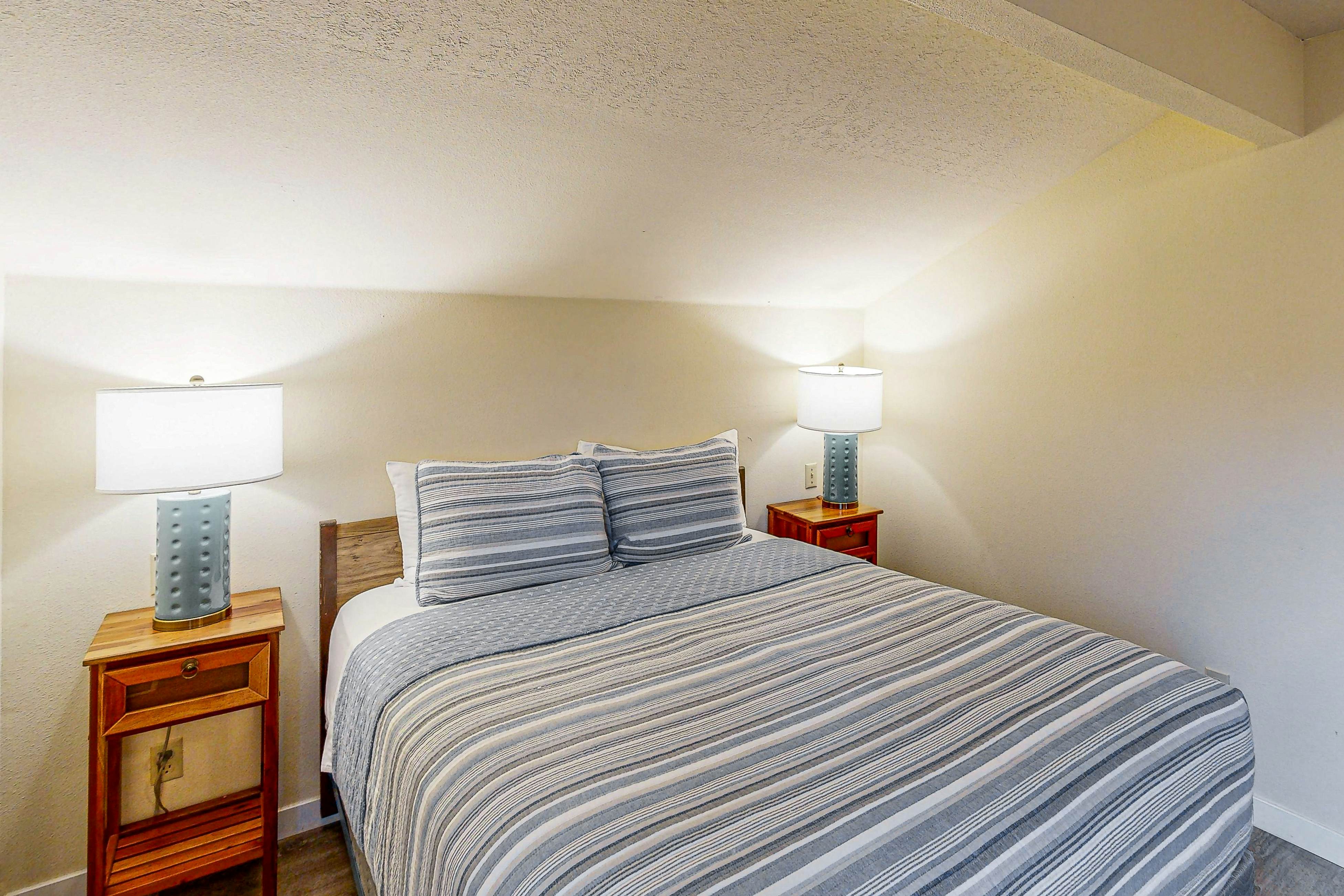 Cozy house close to beach - hot tub & ocean views